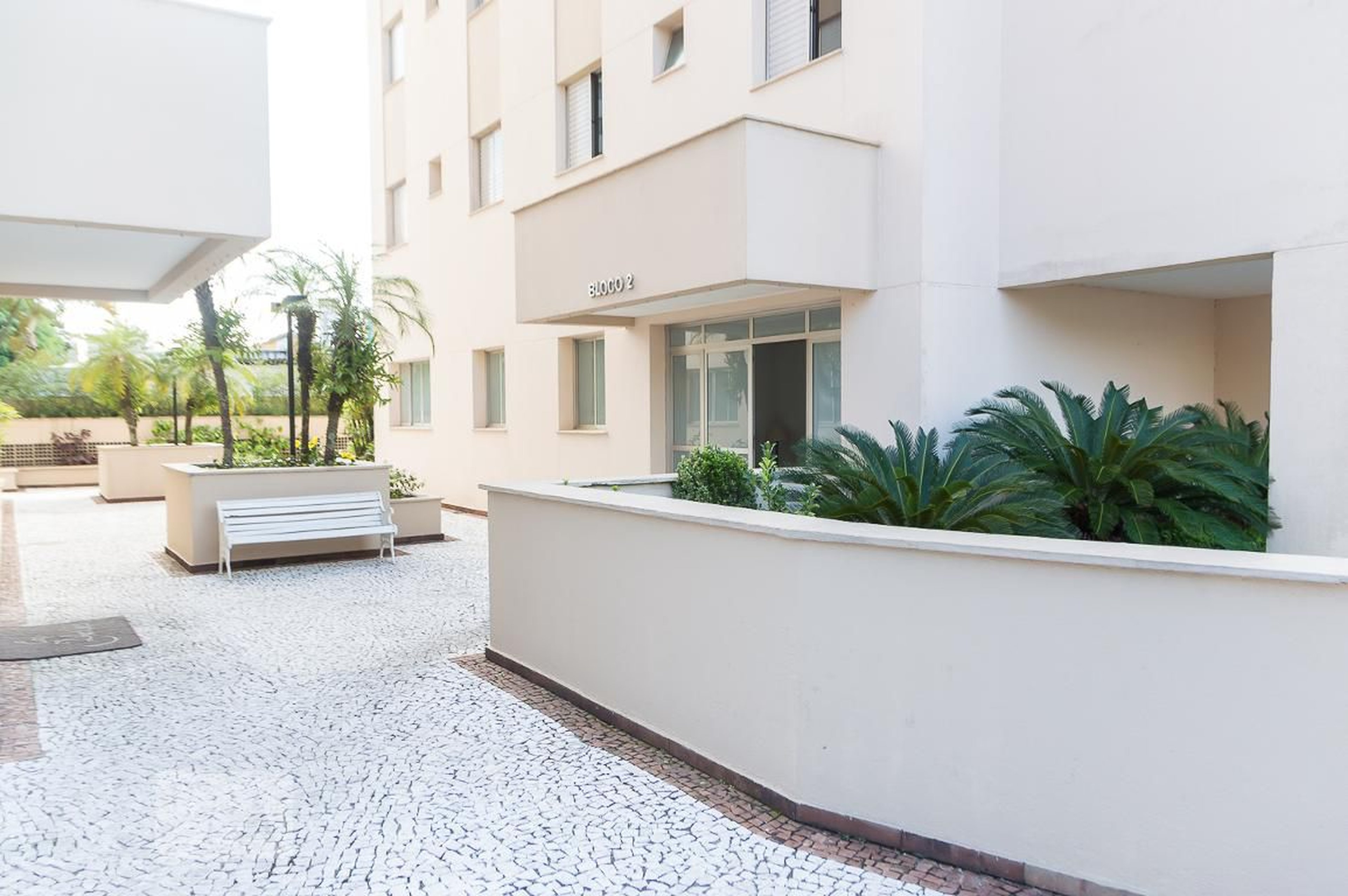 Hall - Cap. D' Antibes