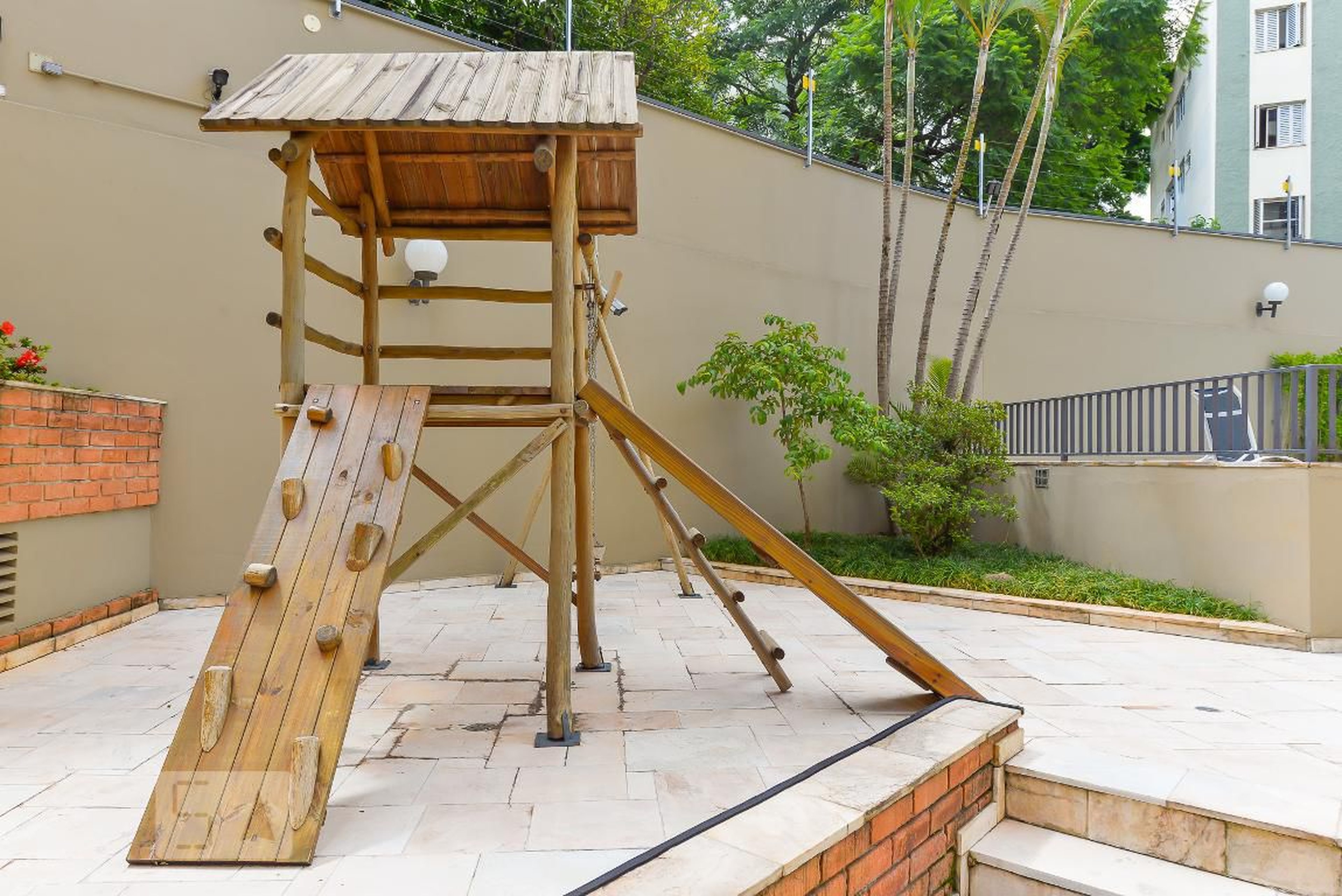 Playground - Mansão dos Morás