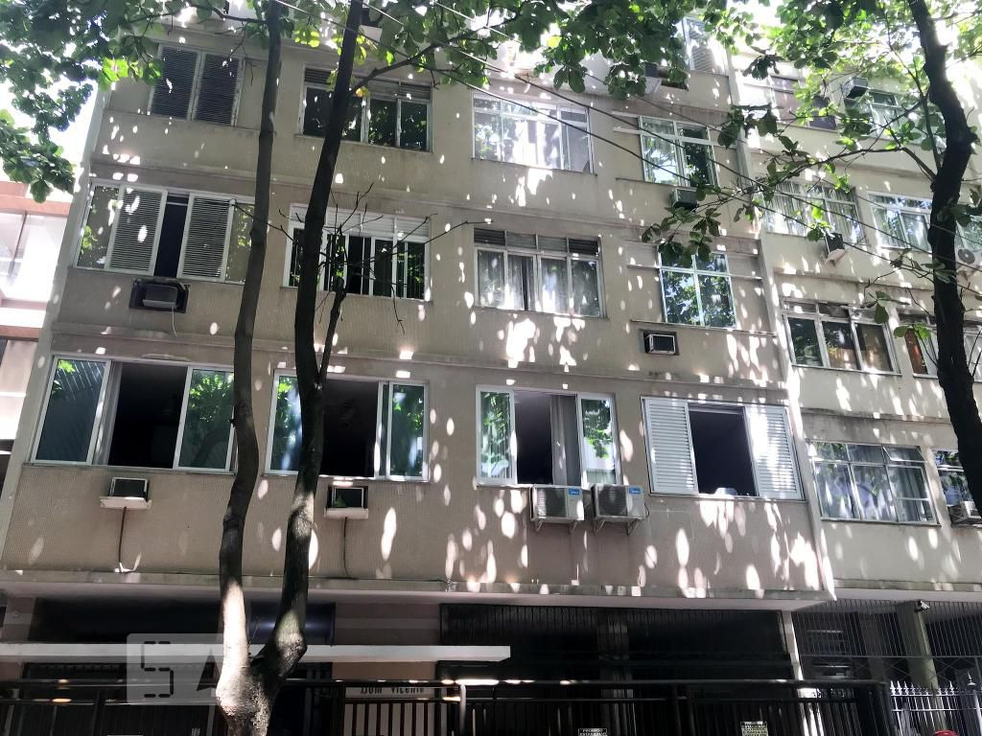 Fachada do Prédio Condomínio em Rua Canning, 41