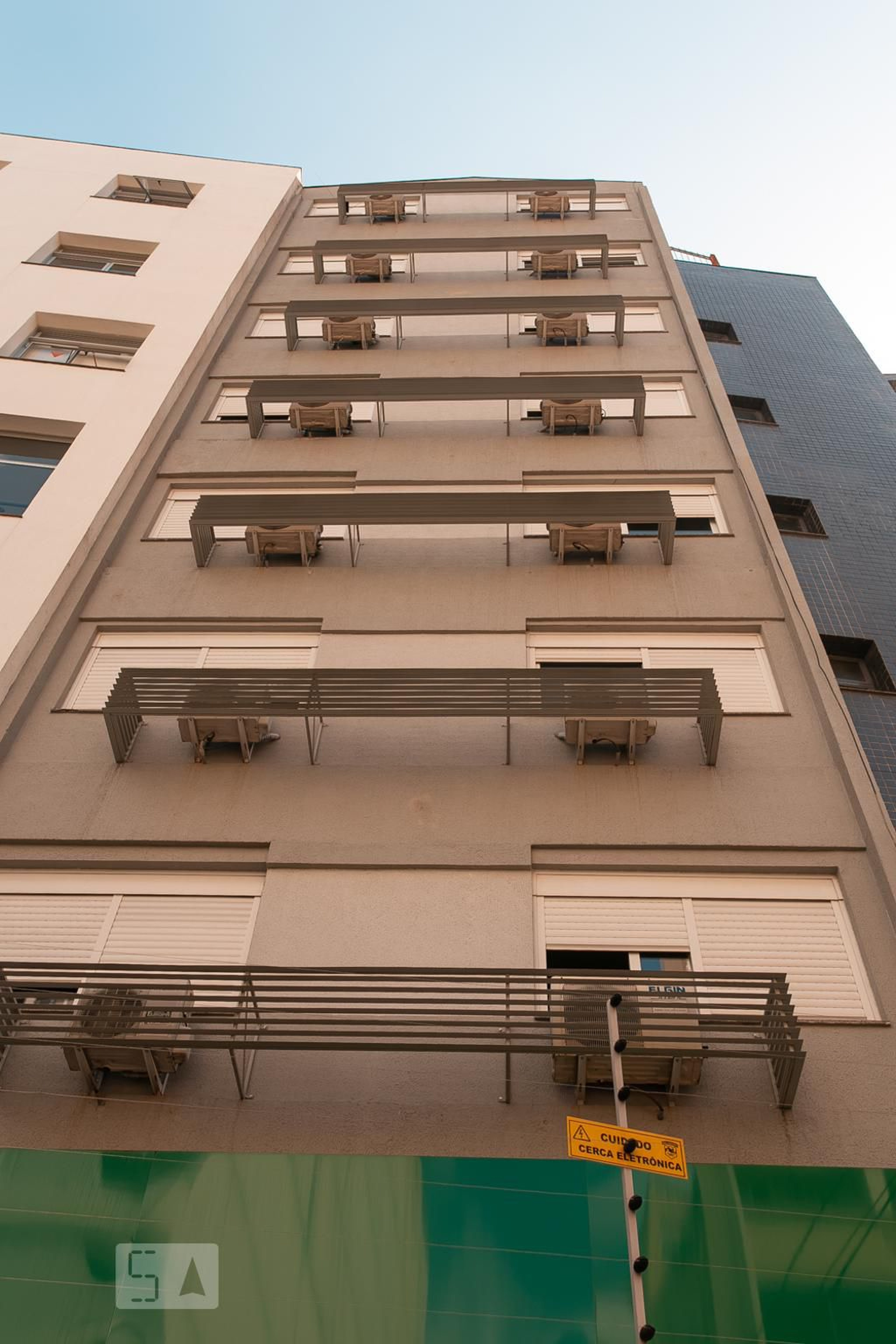 Fachada Condomínio em Rua Coronel Fernando Machado, 828