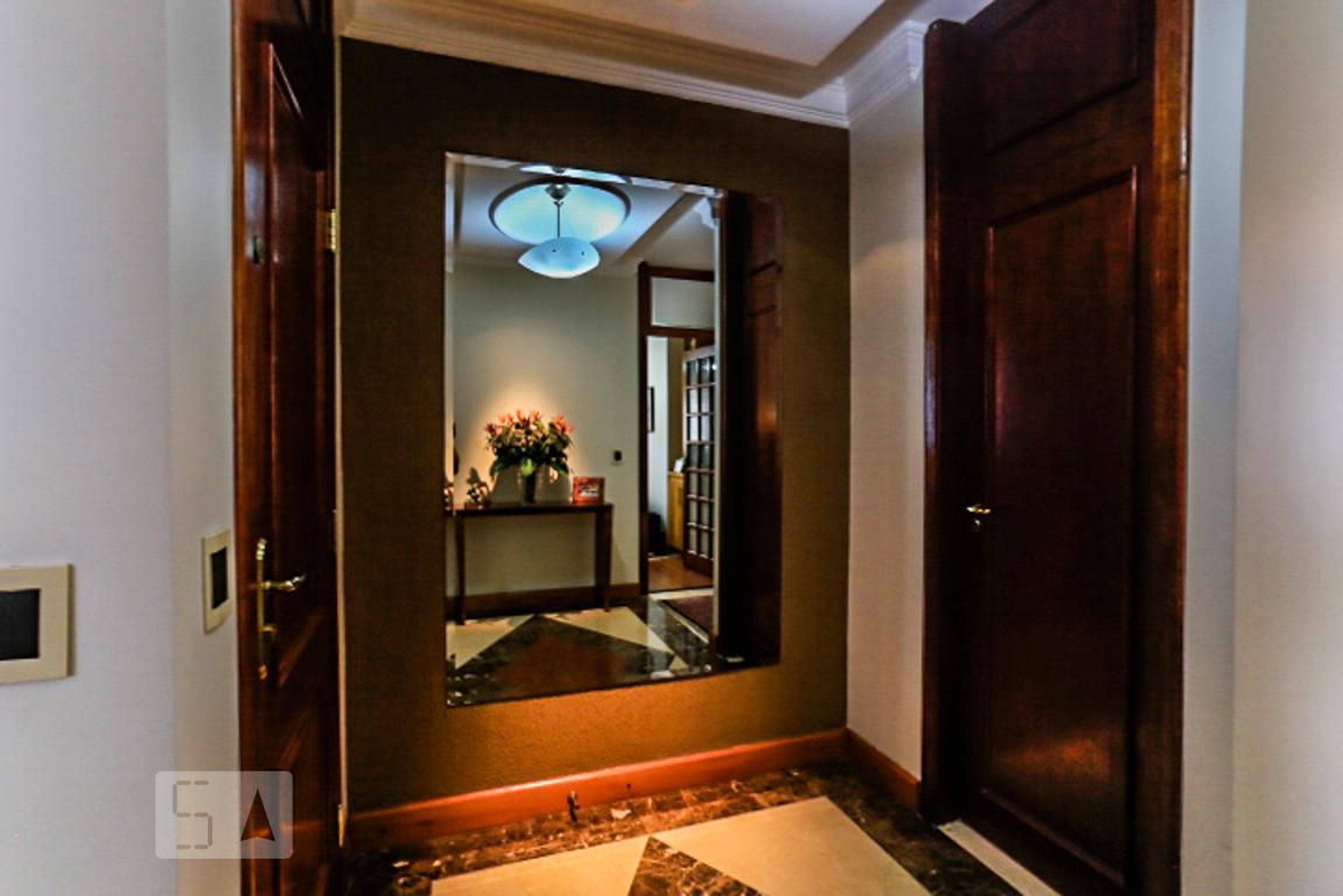 Hall de Entrada Condomínio em Rua Pierre Curie, 46