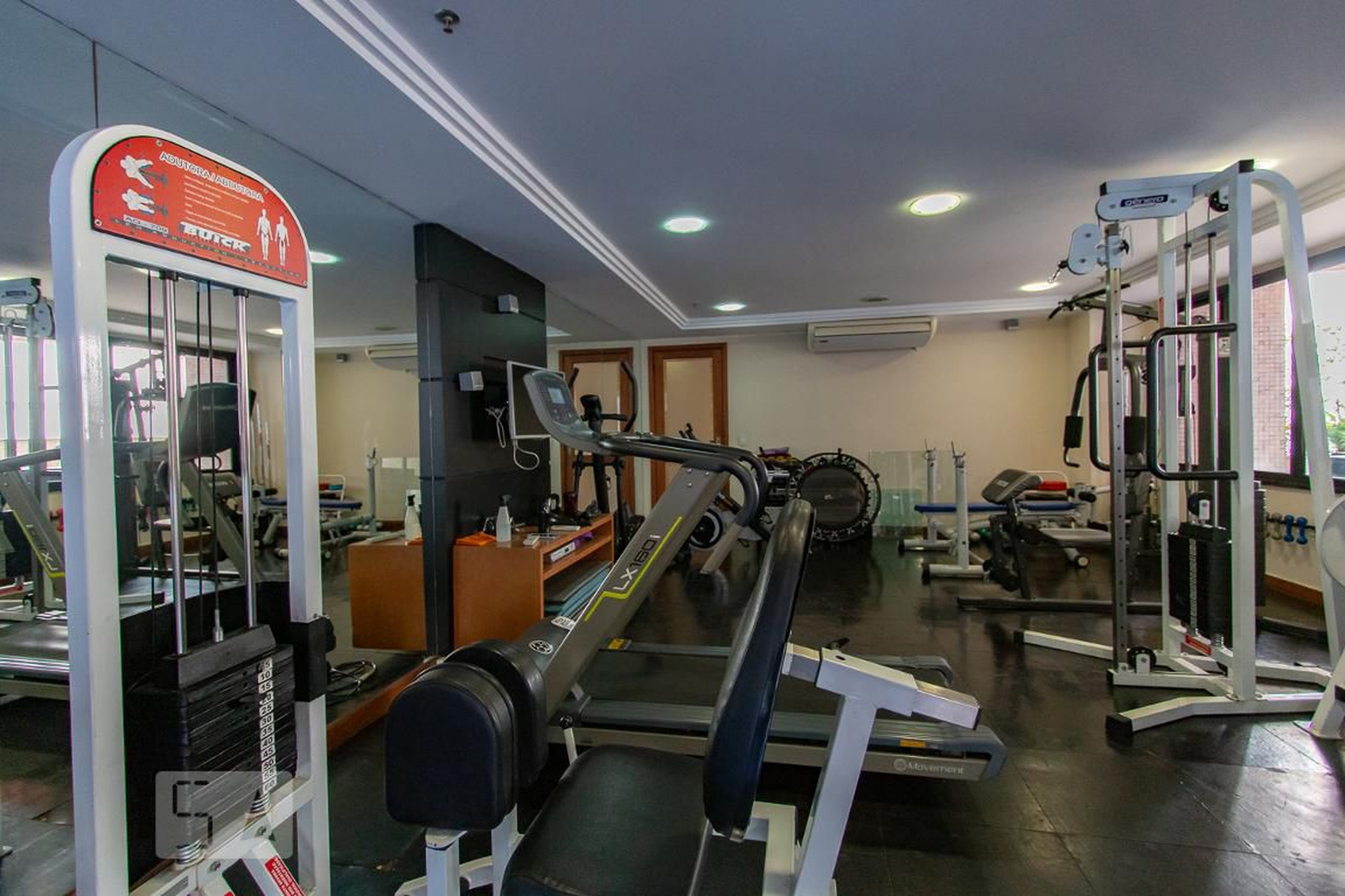 Academia - Sutton Place