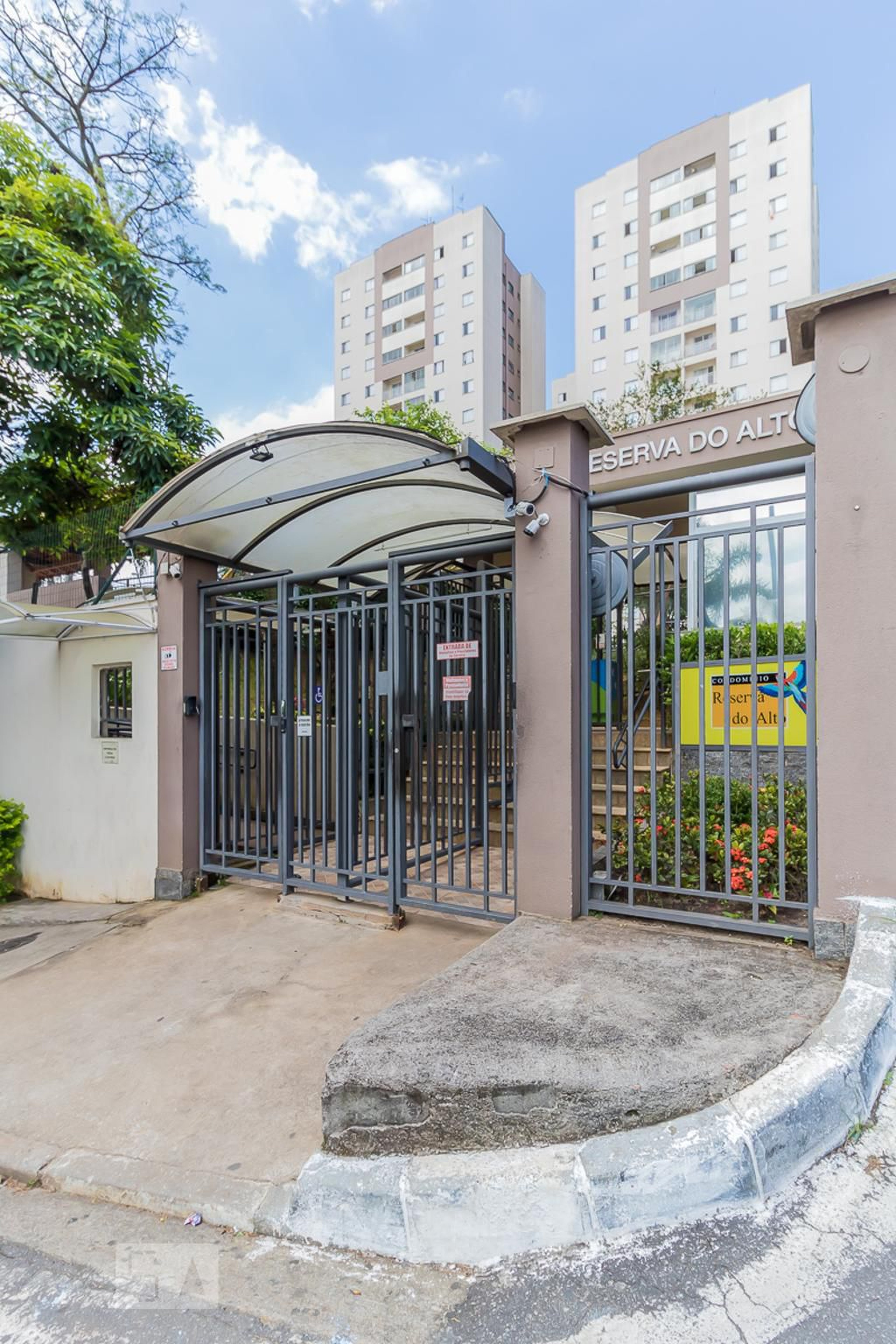 Fachada Condomínio Reserva do Alto