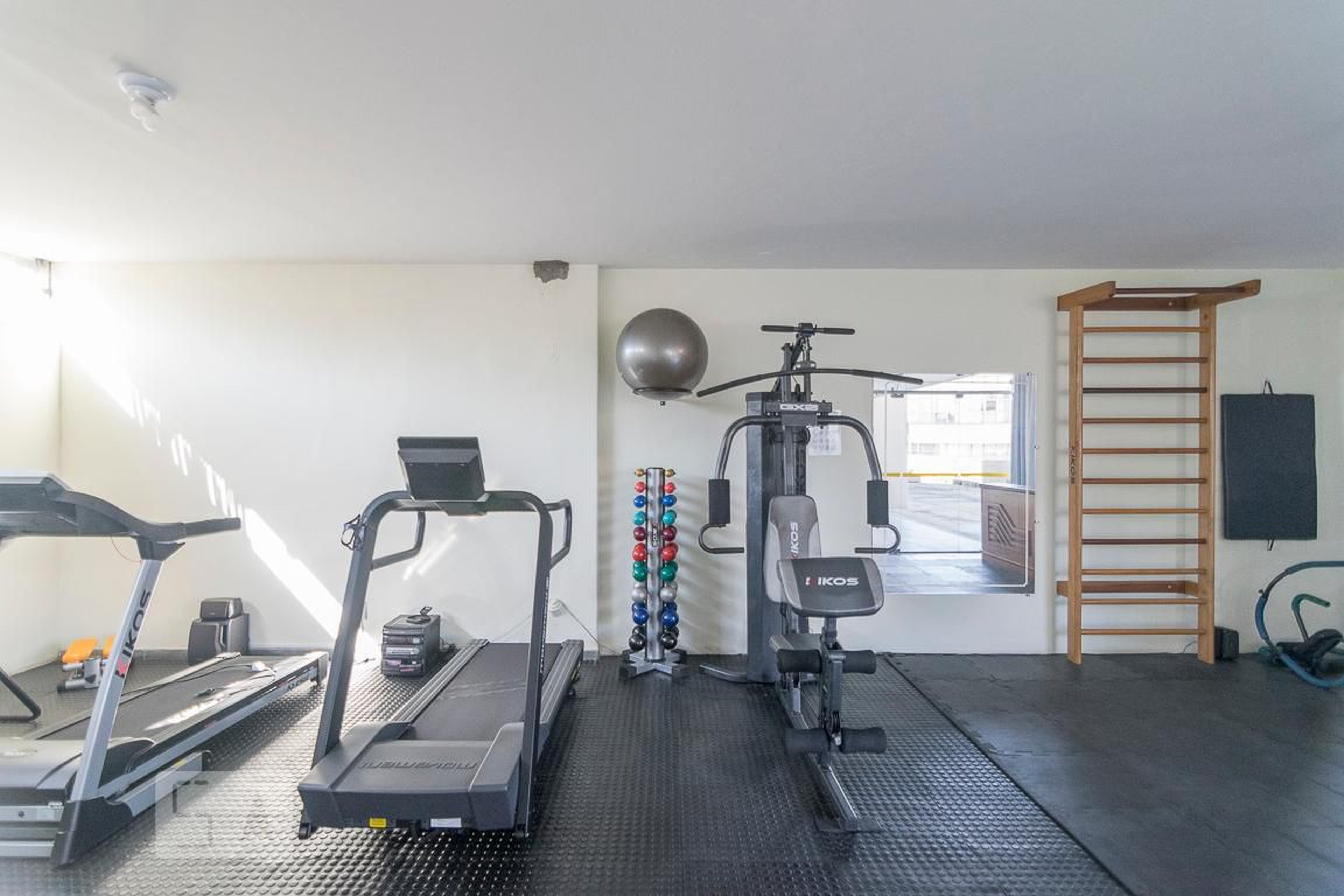 Academia - Gertrudes de Lima