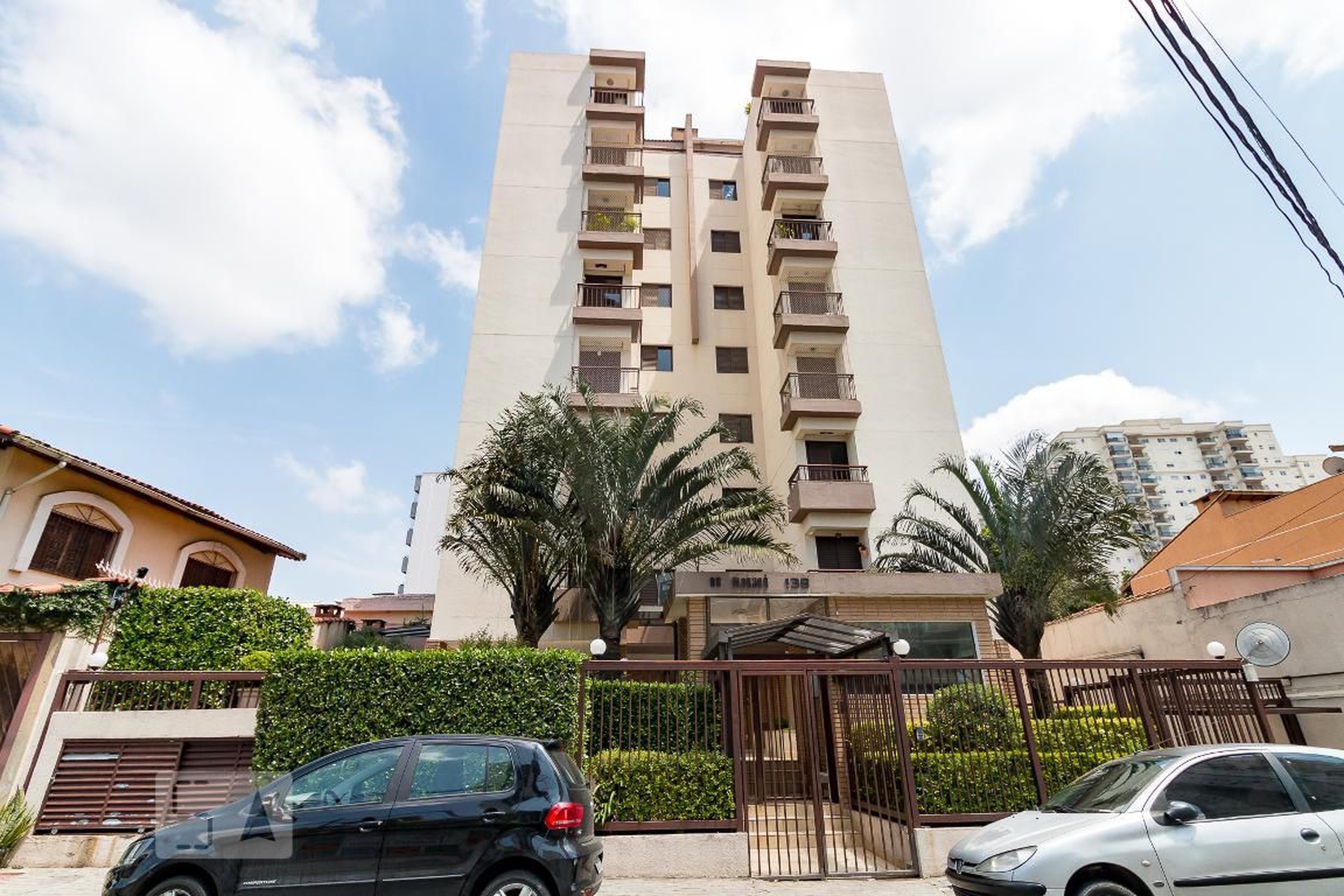 Entrada do prédio - Manacá