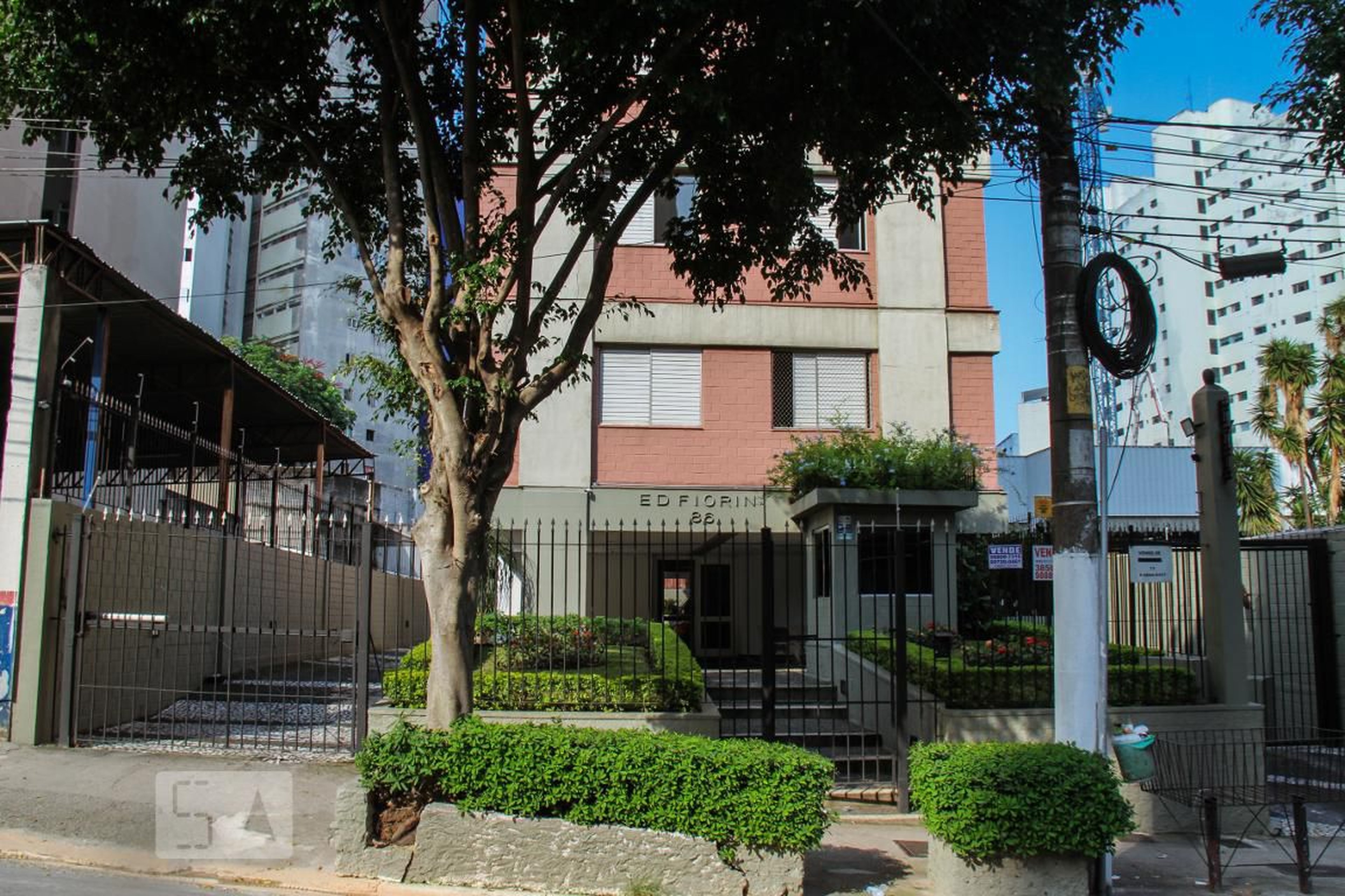 Fachada do Condomínio Edifício Fiorino