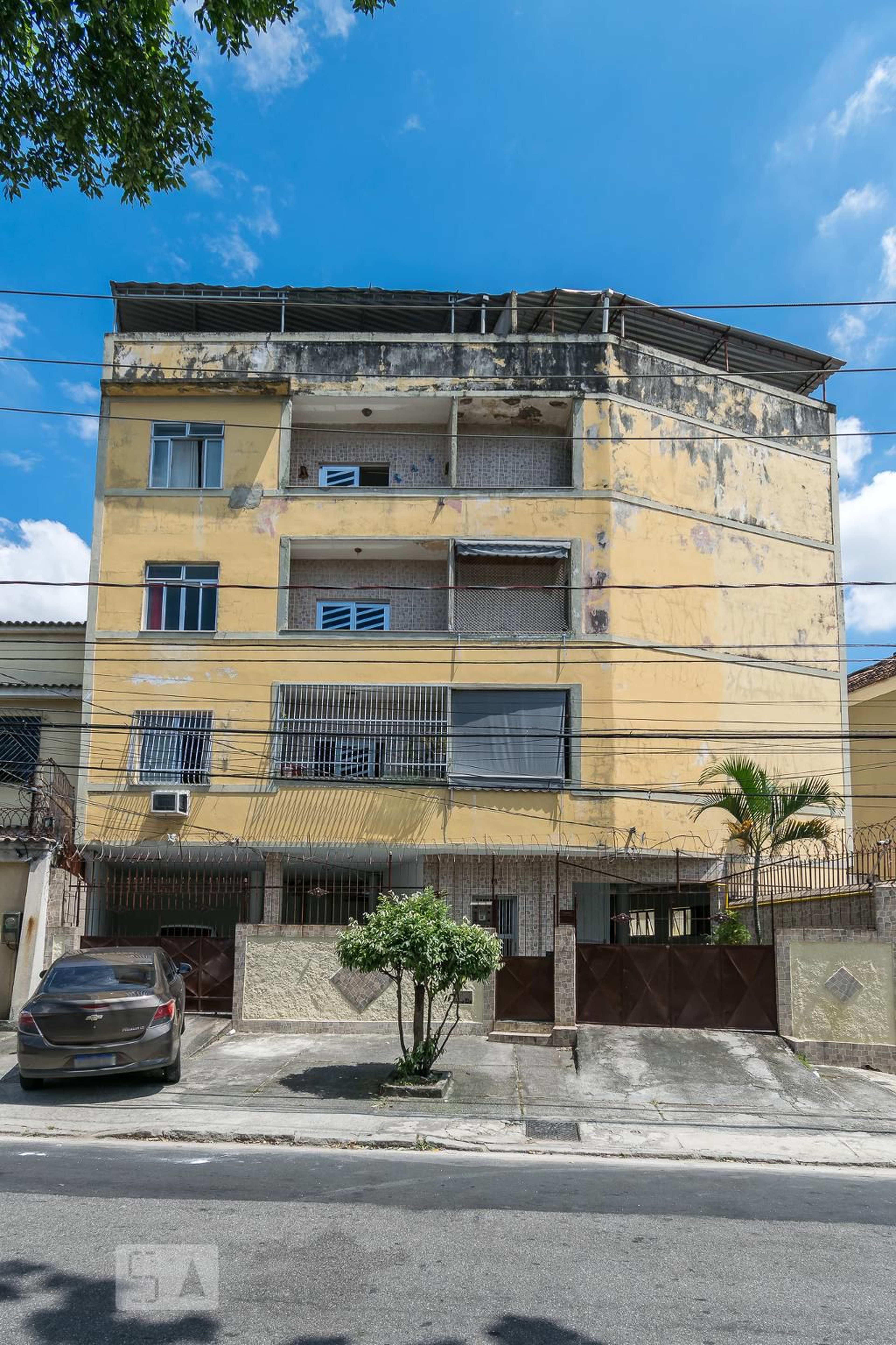 Fachada do Prédio Condomínio em Rua Bezerra de Menezes, 16