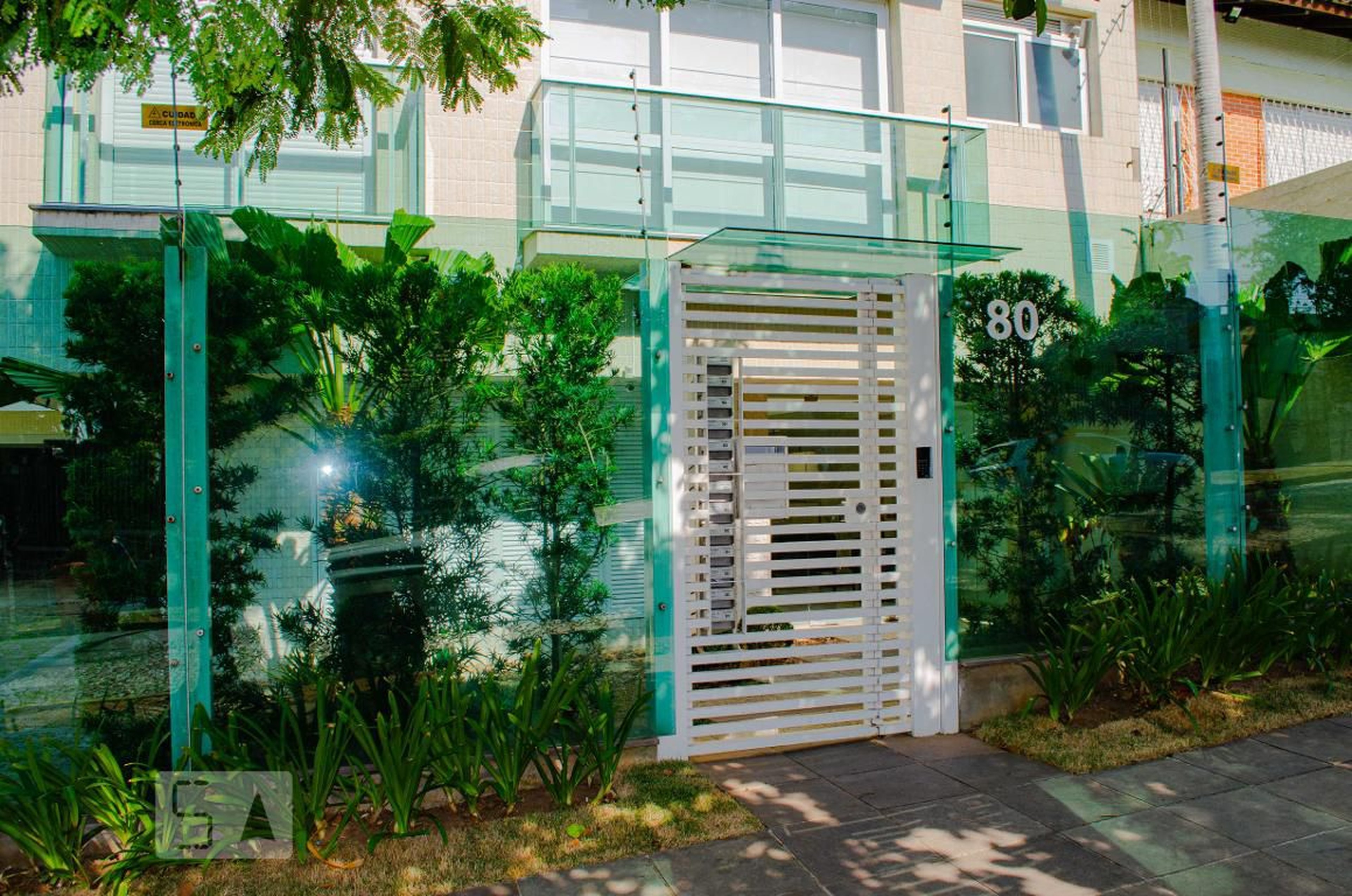 Fachada do Condomínio Condomínio Cristal Residence