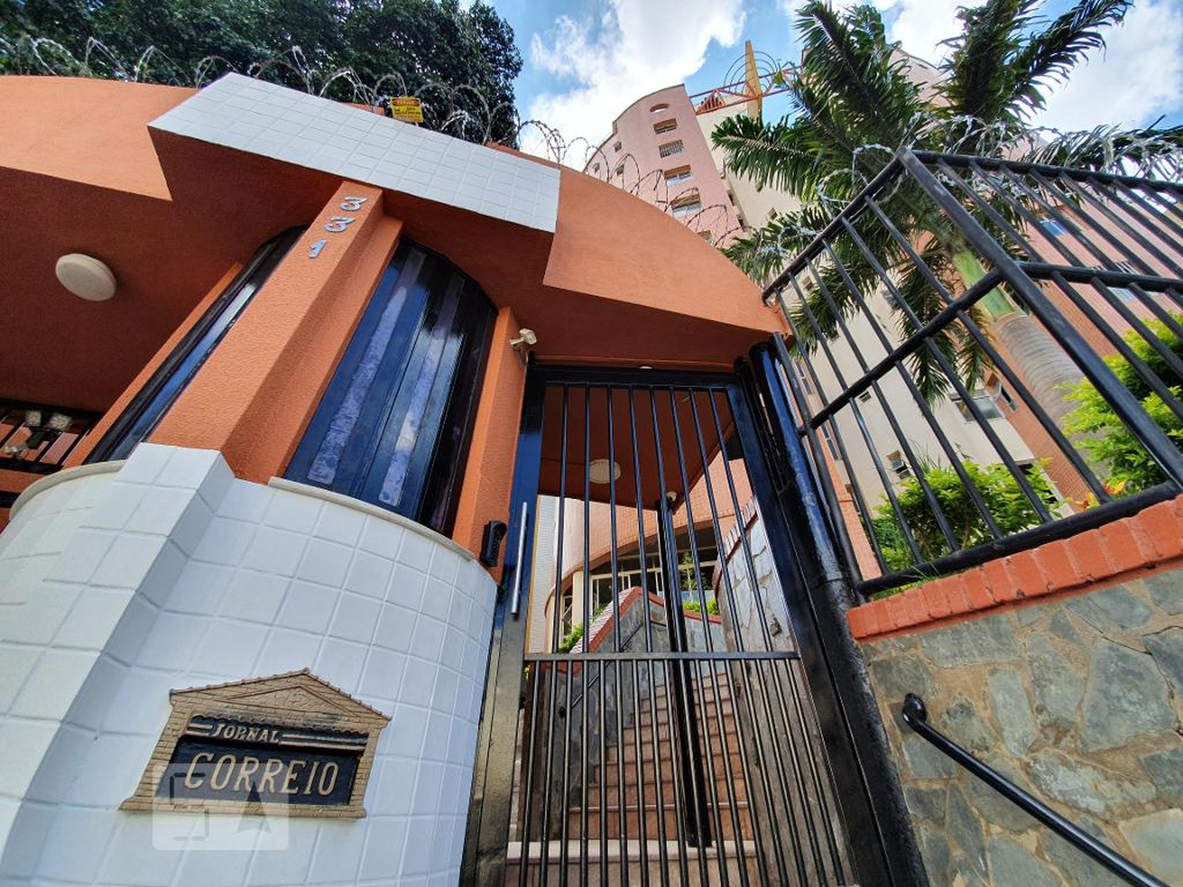 Entrada do prédio - Edifício Ana Paula