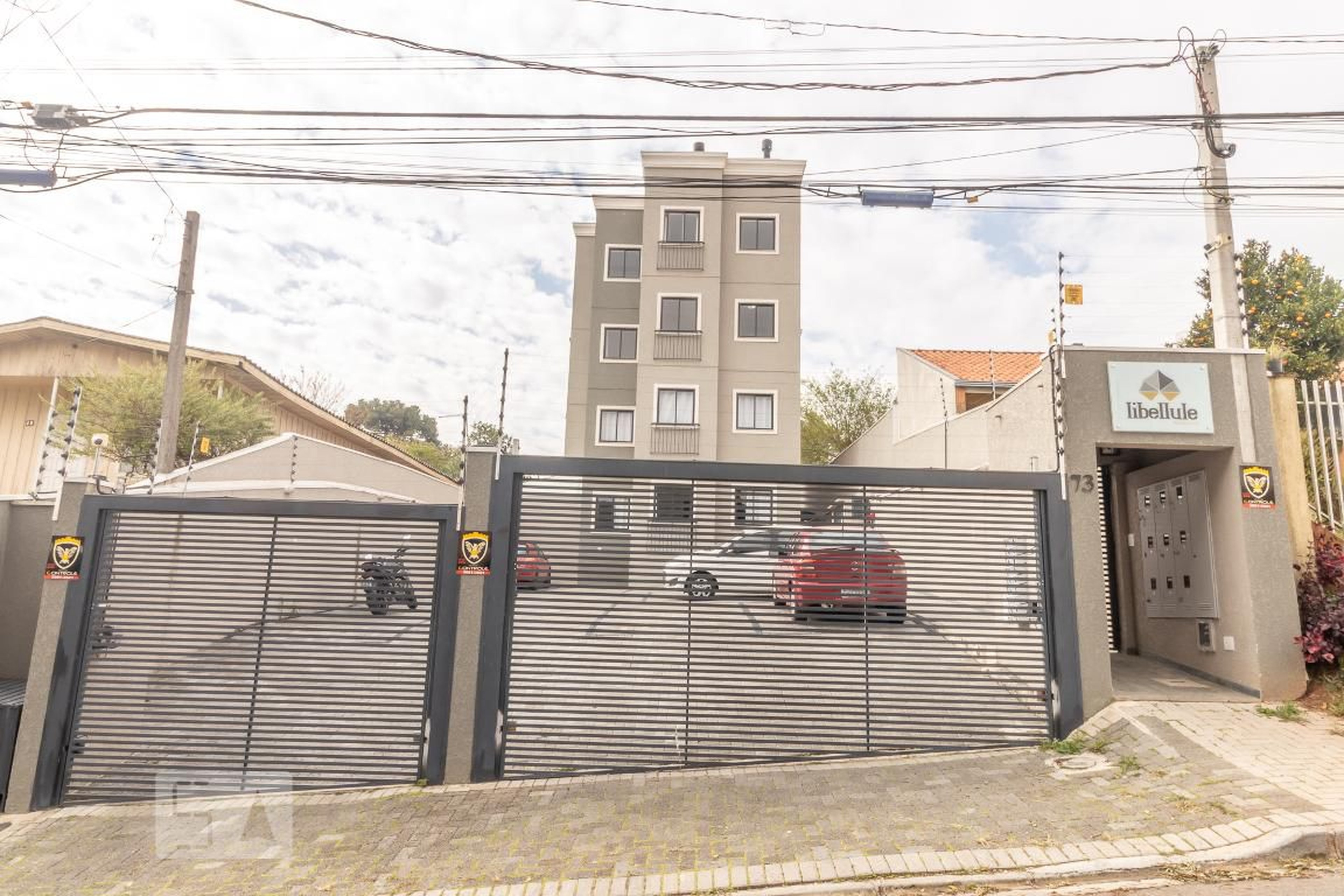 Fachada Condomínio em Rua Israel de Andrade Pereira, 73