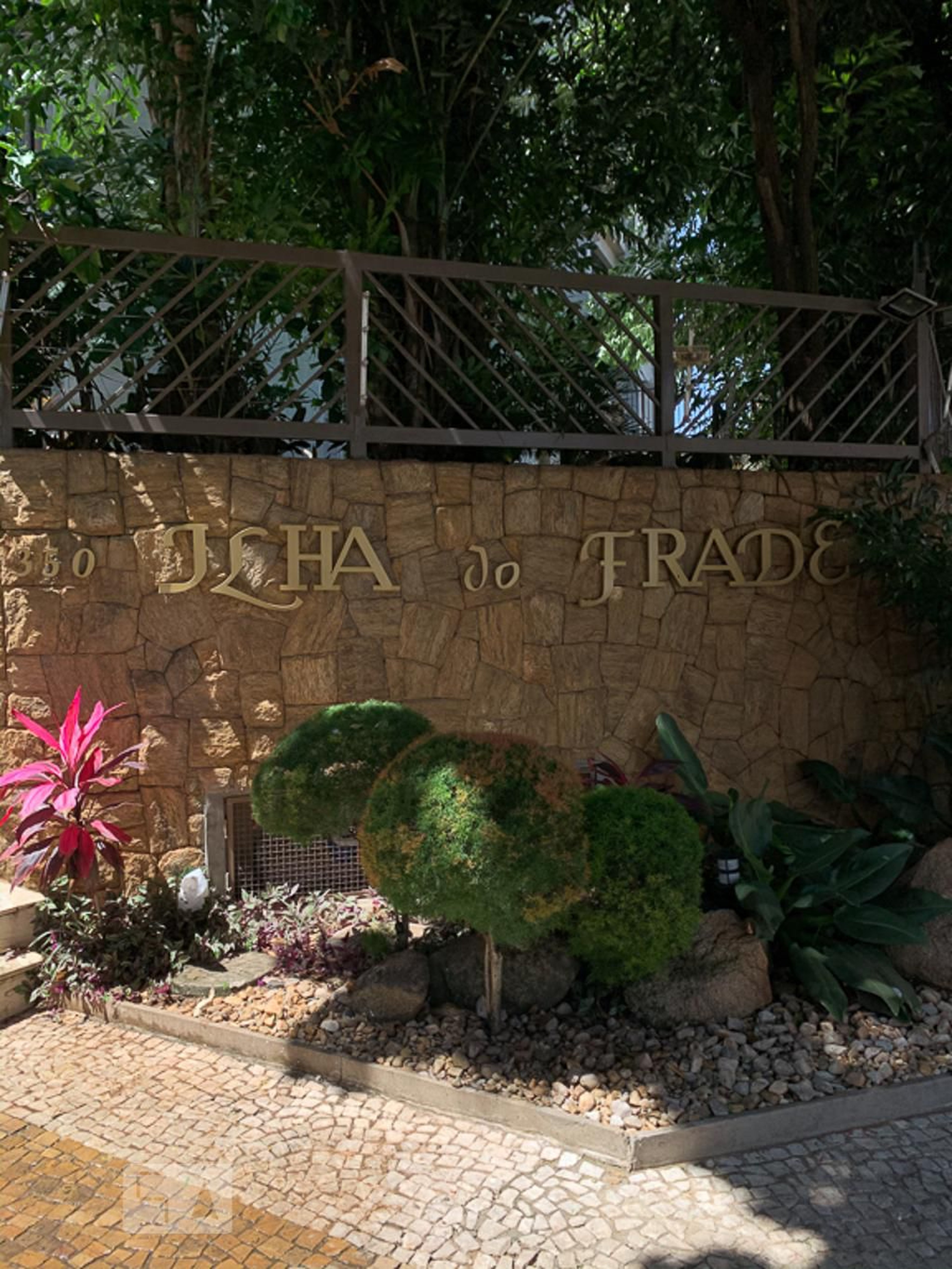 Fachada Condomínio em Rua Coronel Quirino, 350