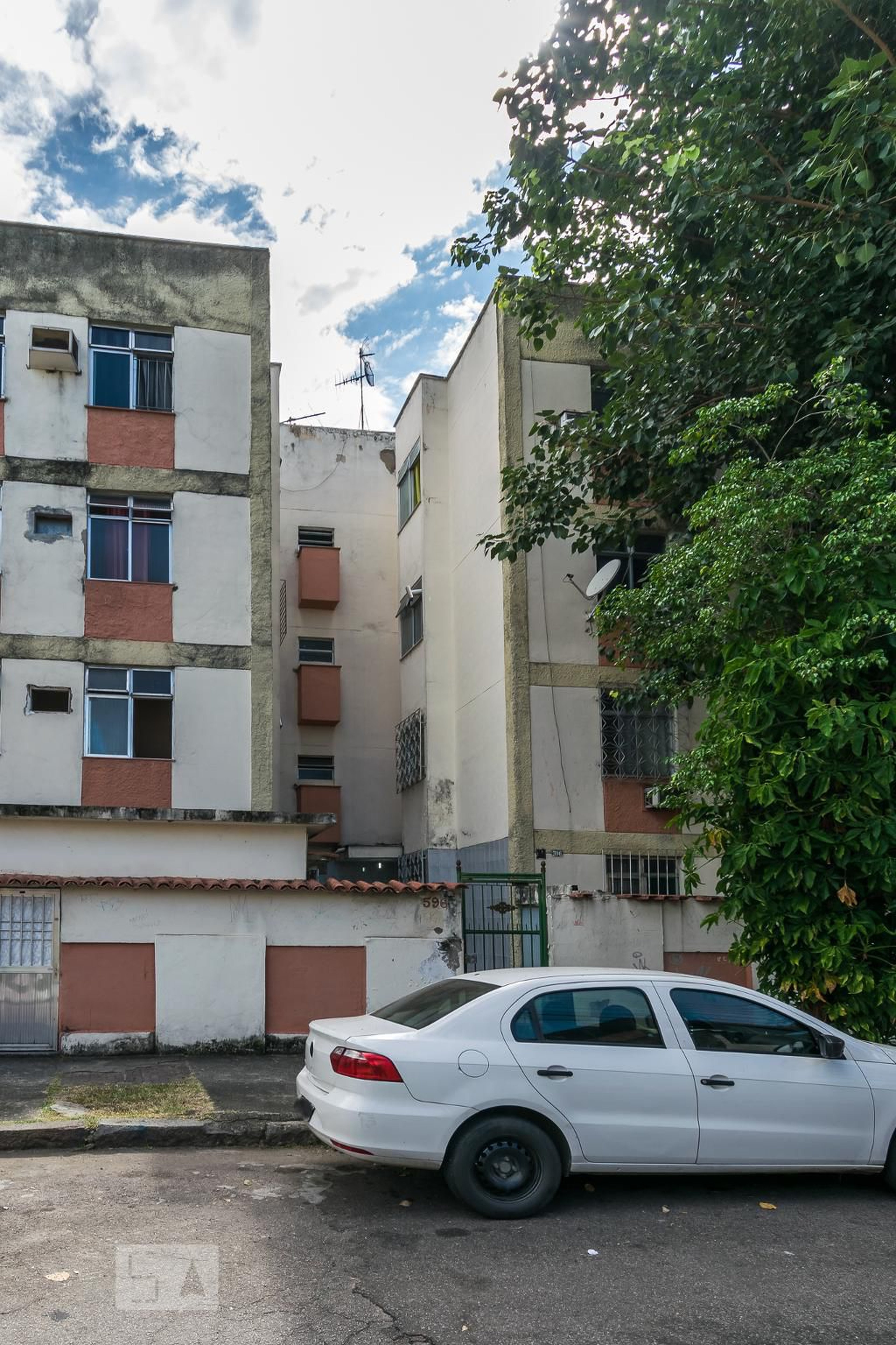 Fachada do Prédio Condomínio em Rua José Sombra, 596
