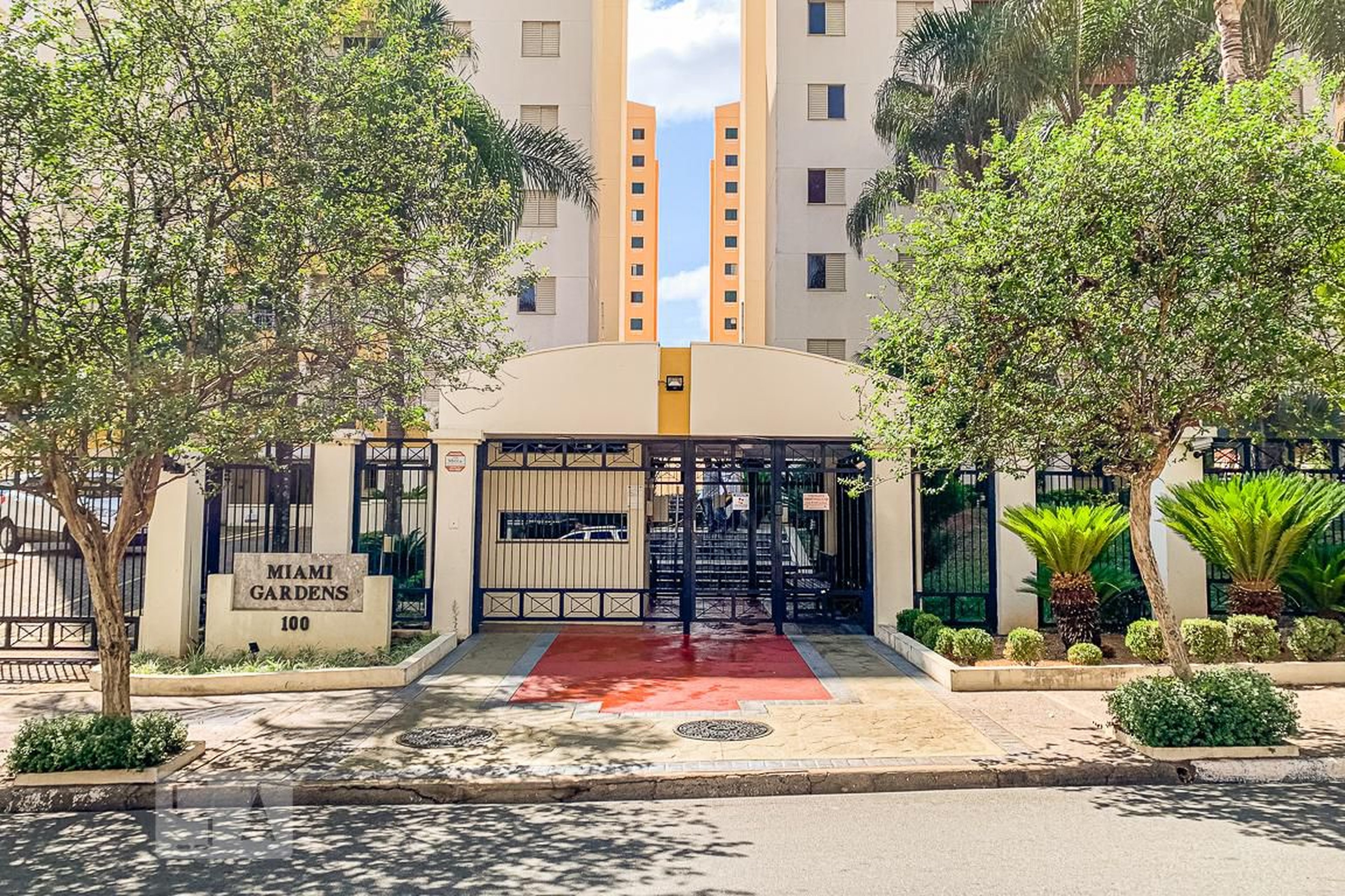 Condomínio - Miami Gardens