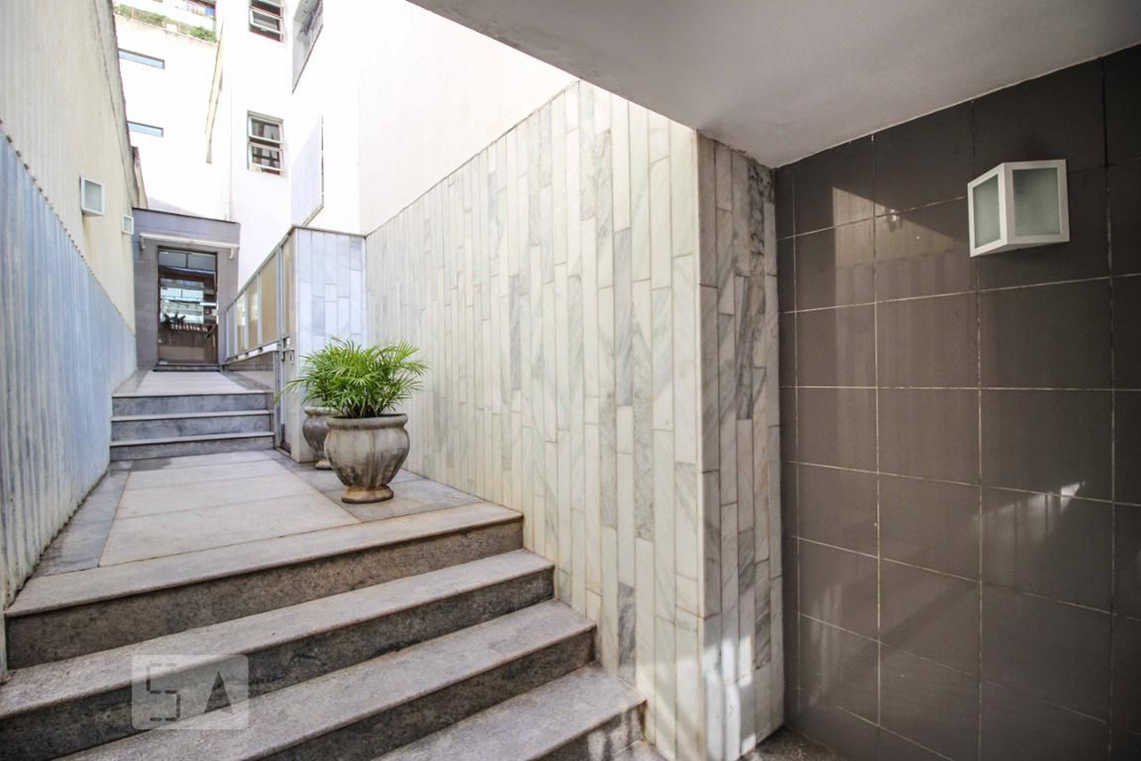 Entrada - Amador Ubaldo Ribeiro