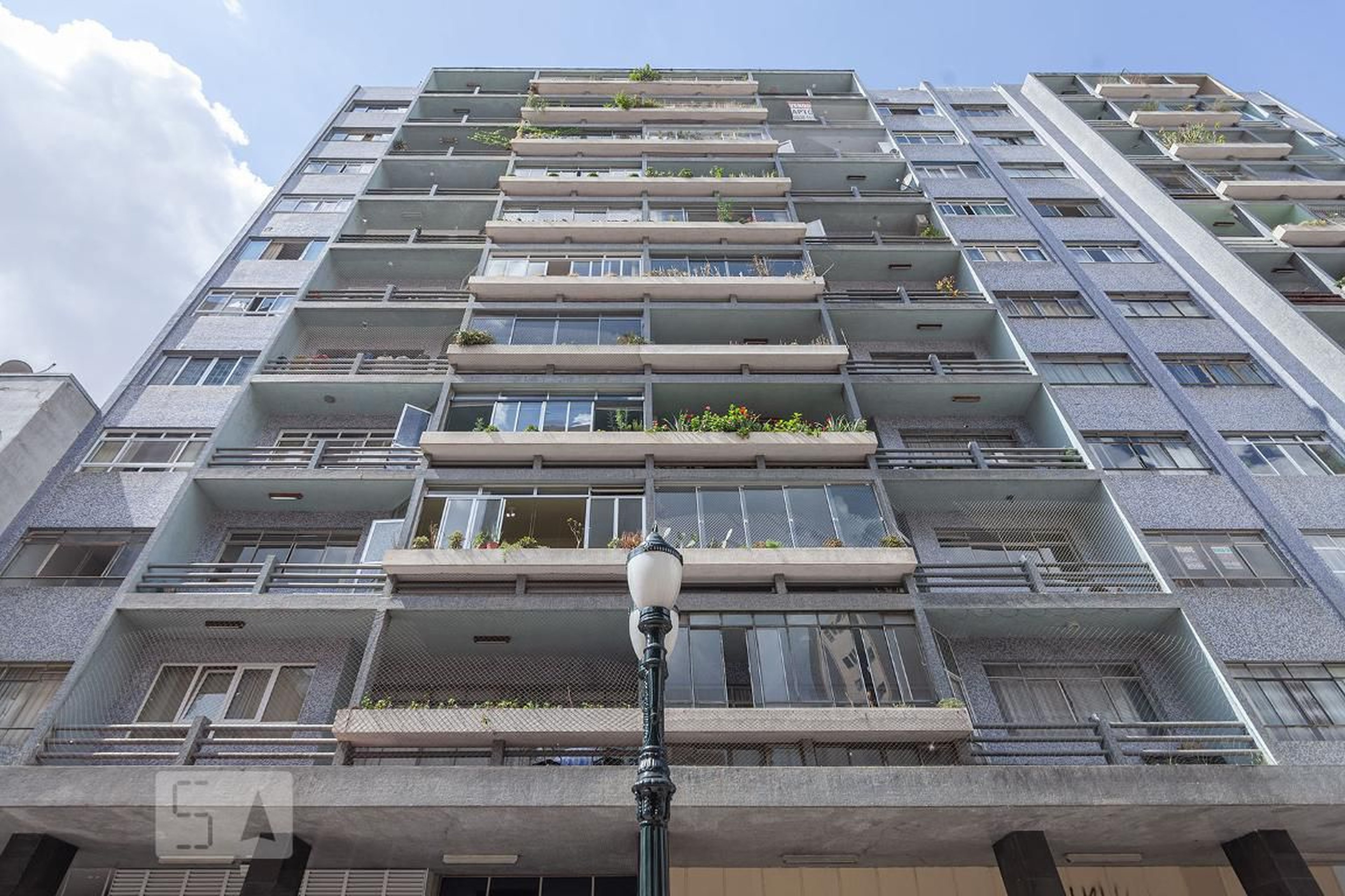 Fachada Condomínio em Rua Senador Alencar Guimarães, 183