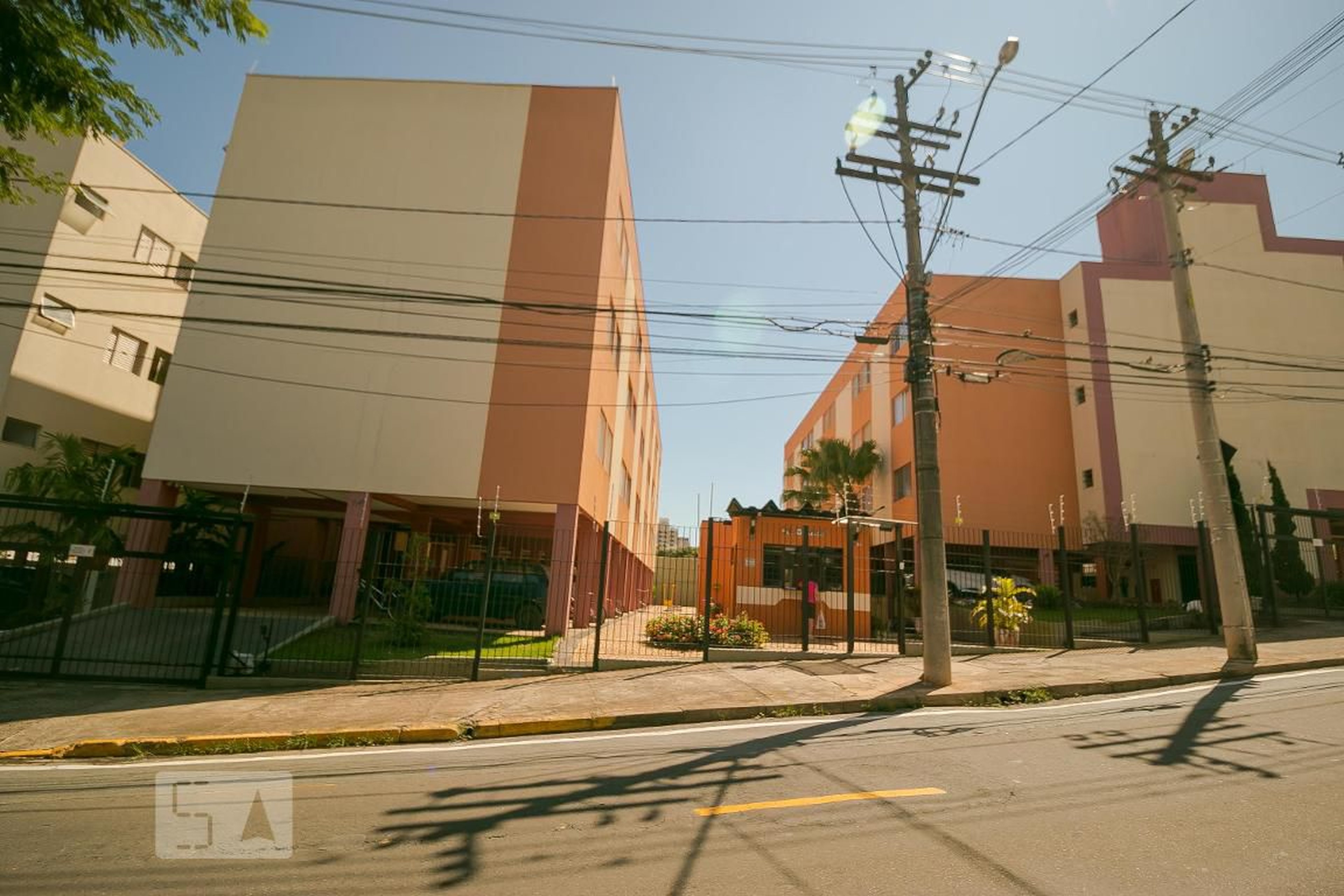Fachada Condomínio em Rua Girassol, 66