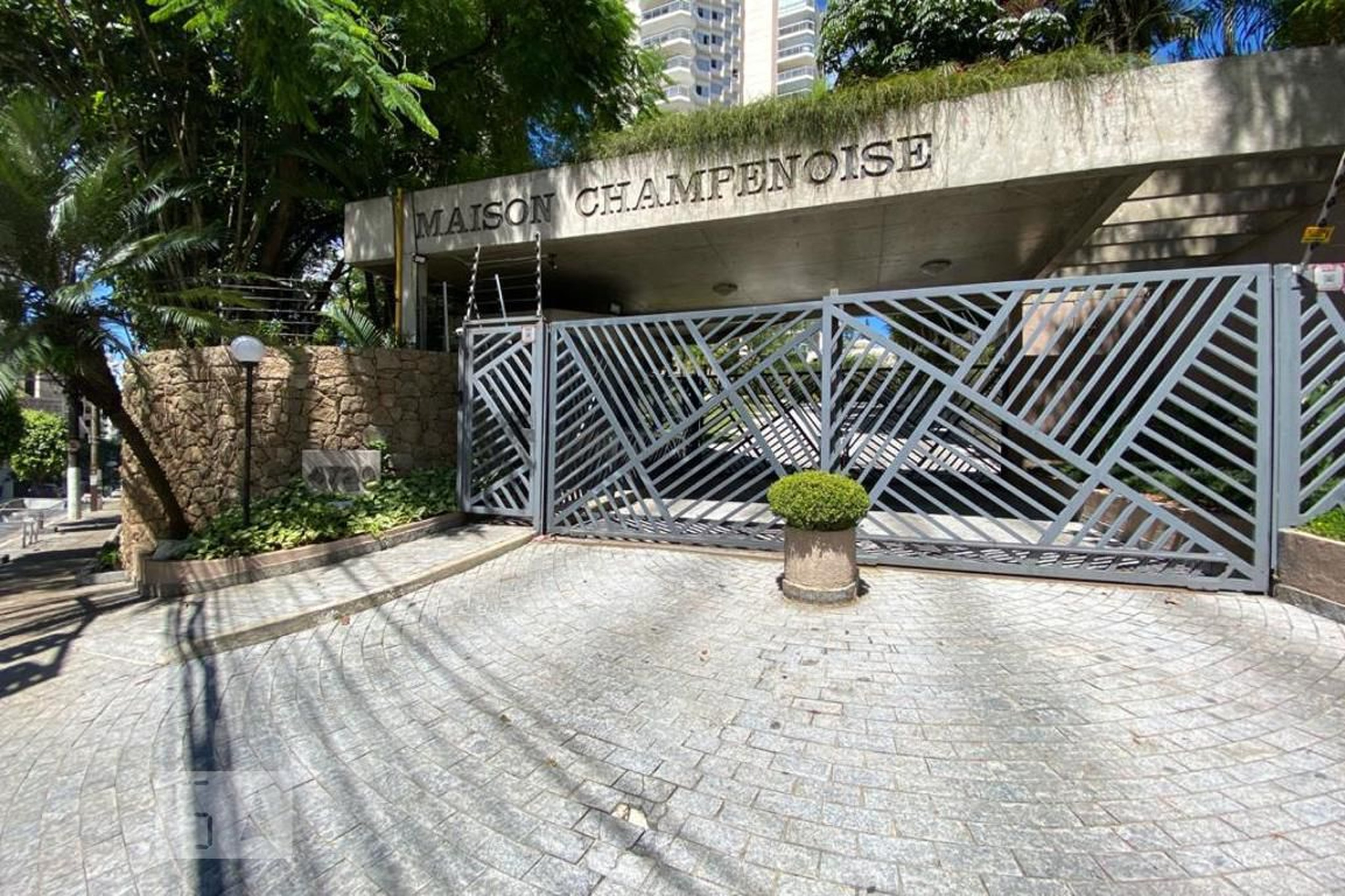 Entrada - Edifício Maison Champenoise