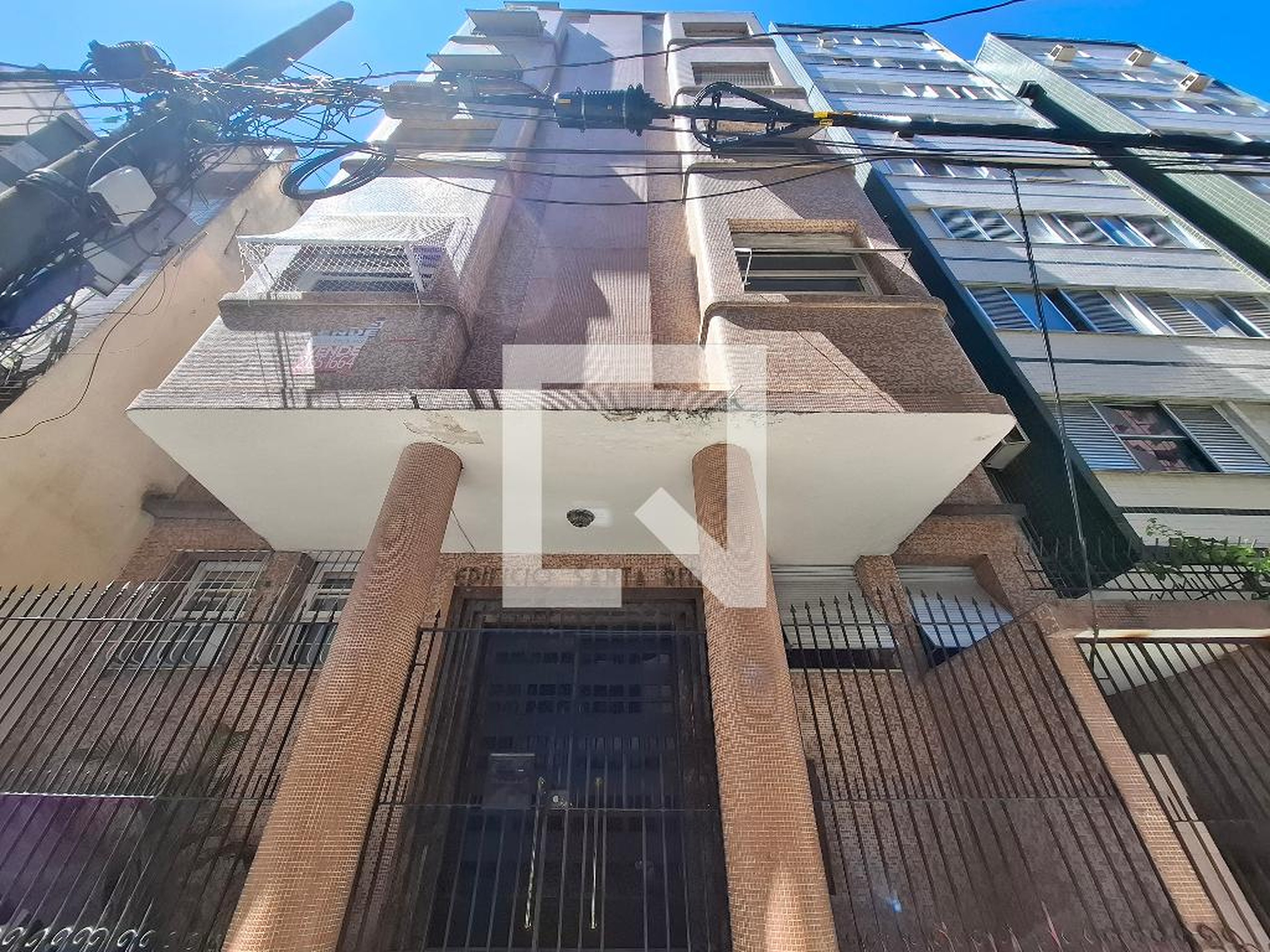 Fachada Condomínio em Rua Correia Dutra, 30