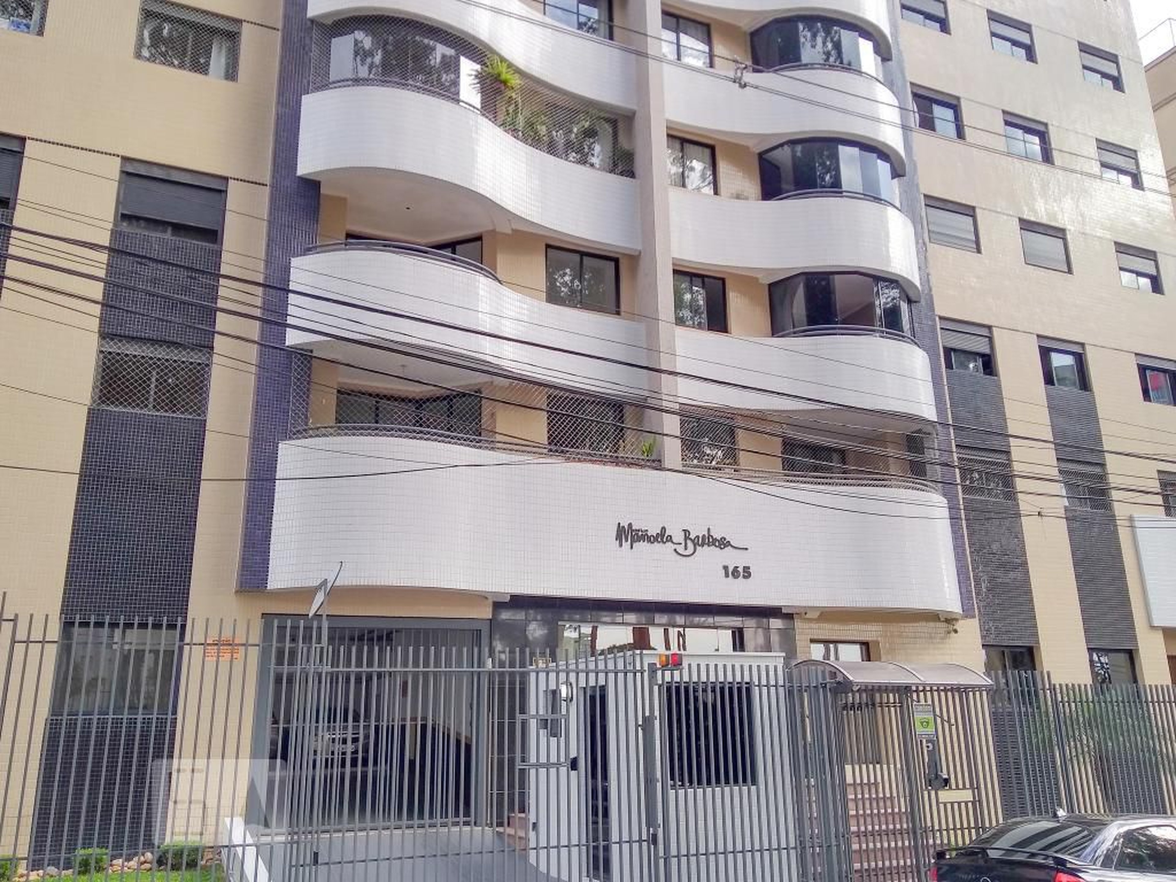 Fachada do Condomínio Edifício . Manoela . Barbosa