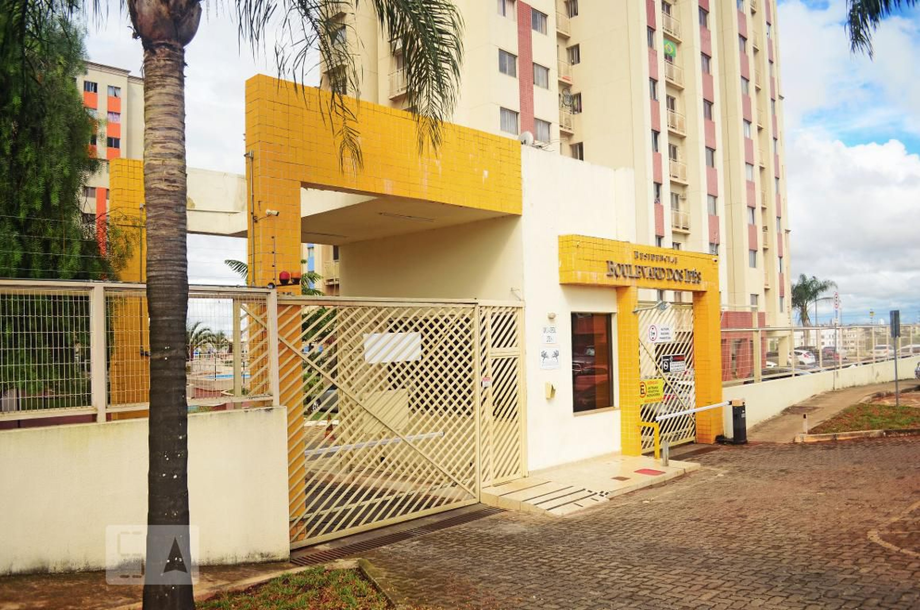 Fachada Condomínio Boulevard dos Ipês