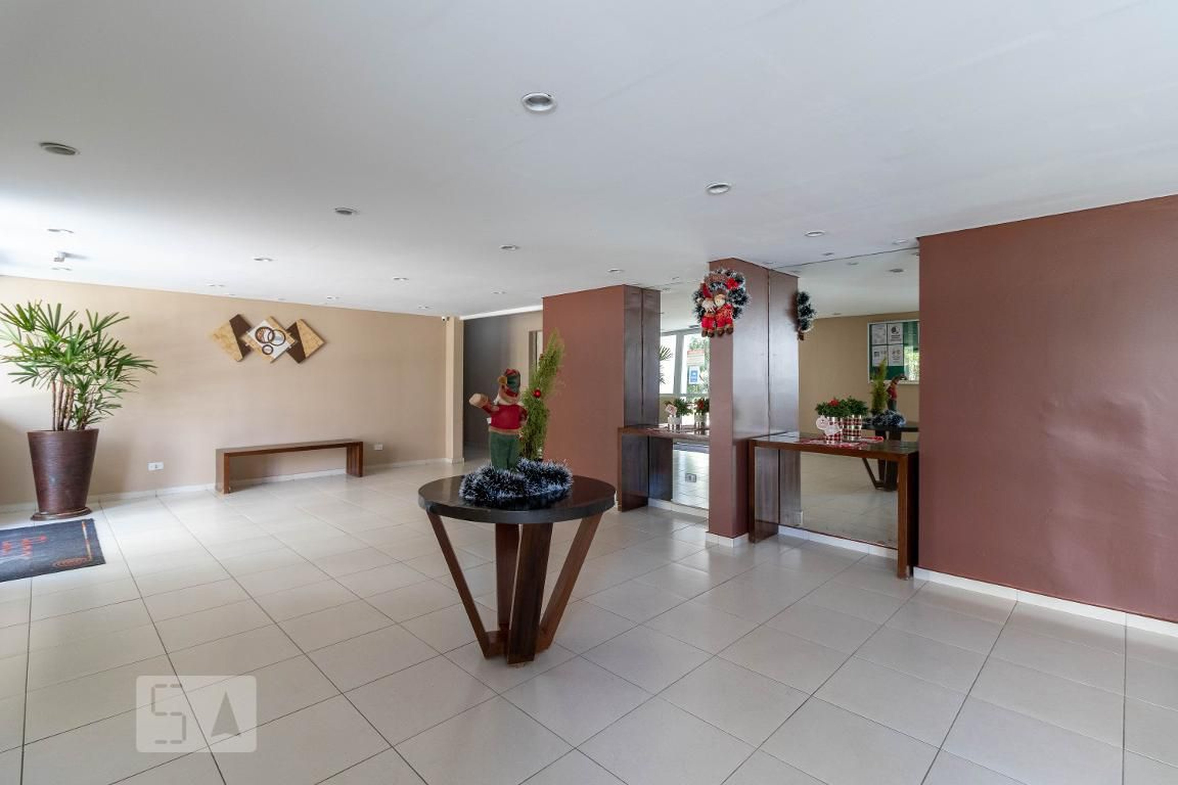 Hall de Entrada - Lá Plaça