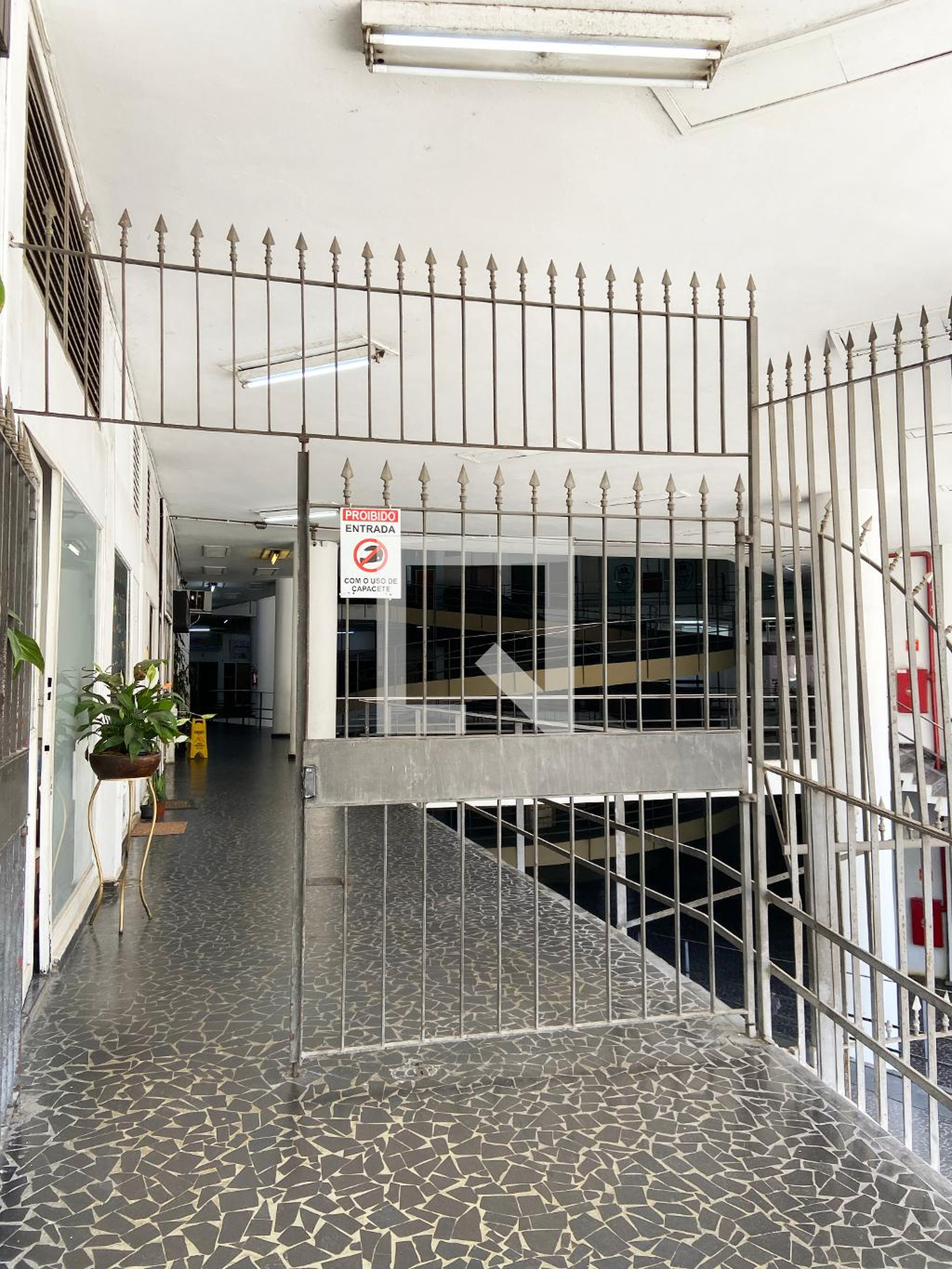 Fachada do Prédio Condomínio Myrna e Resemay