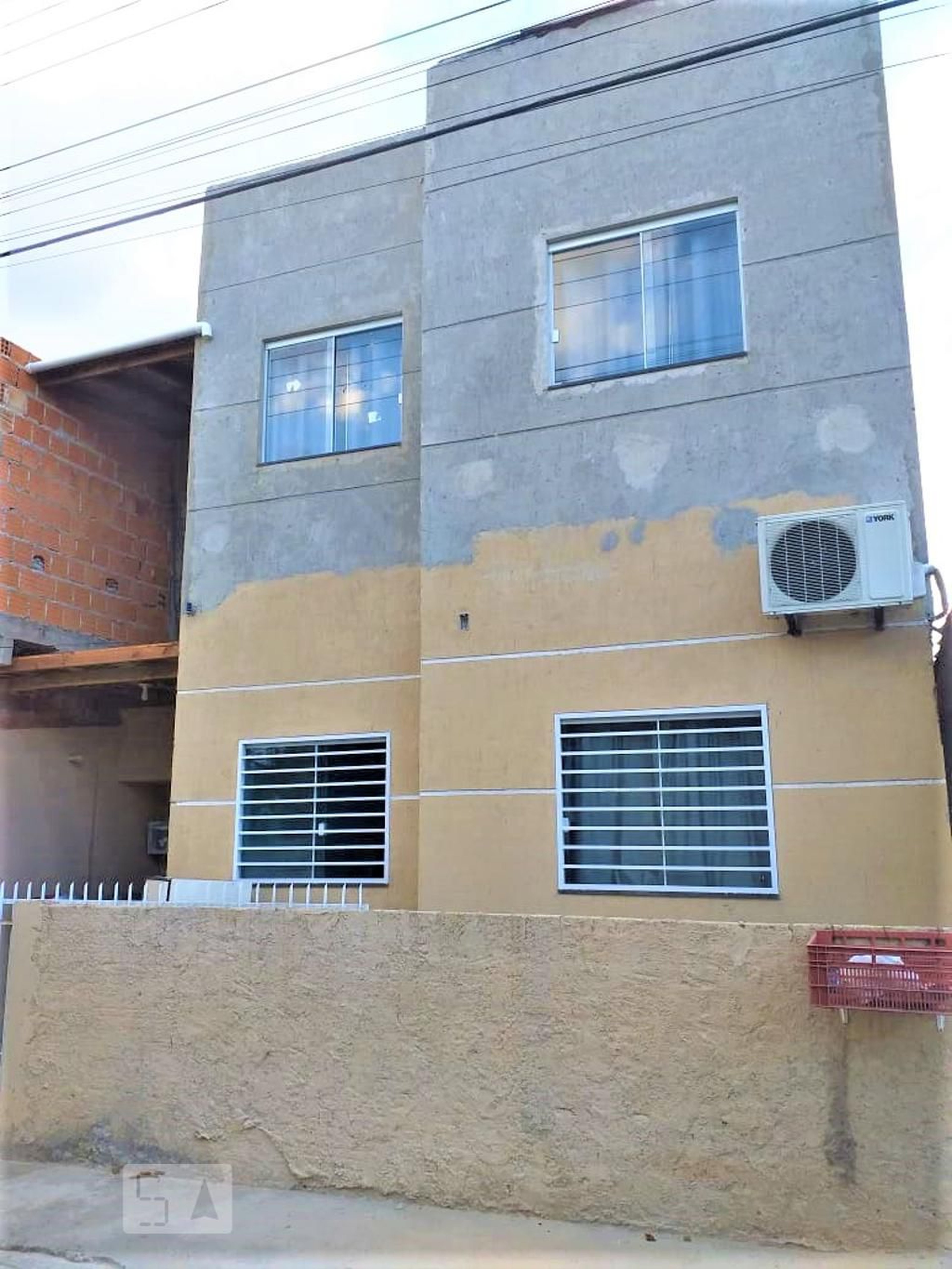 Fachada Condomínio em Servidão Caminho do Arvoredo, 110