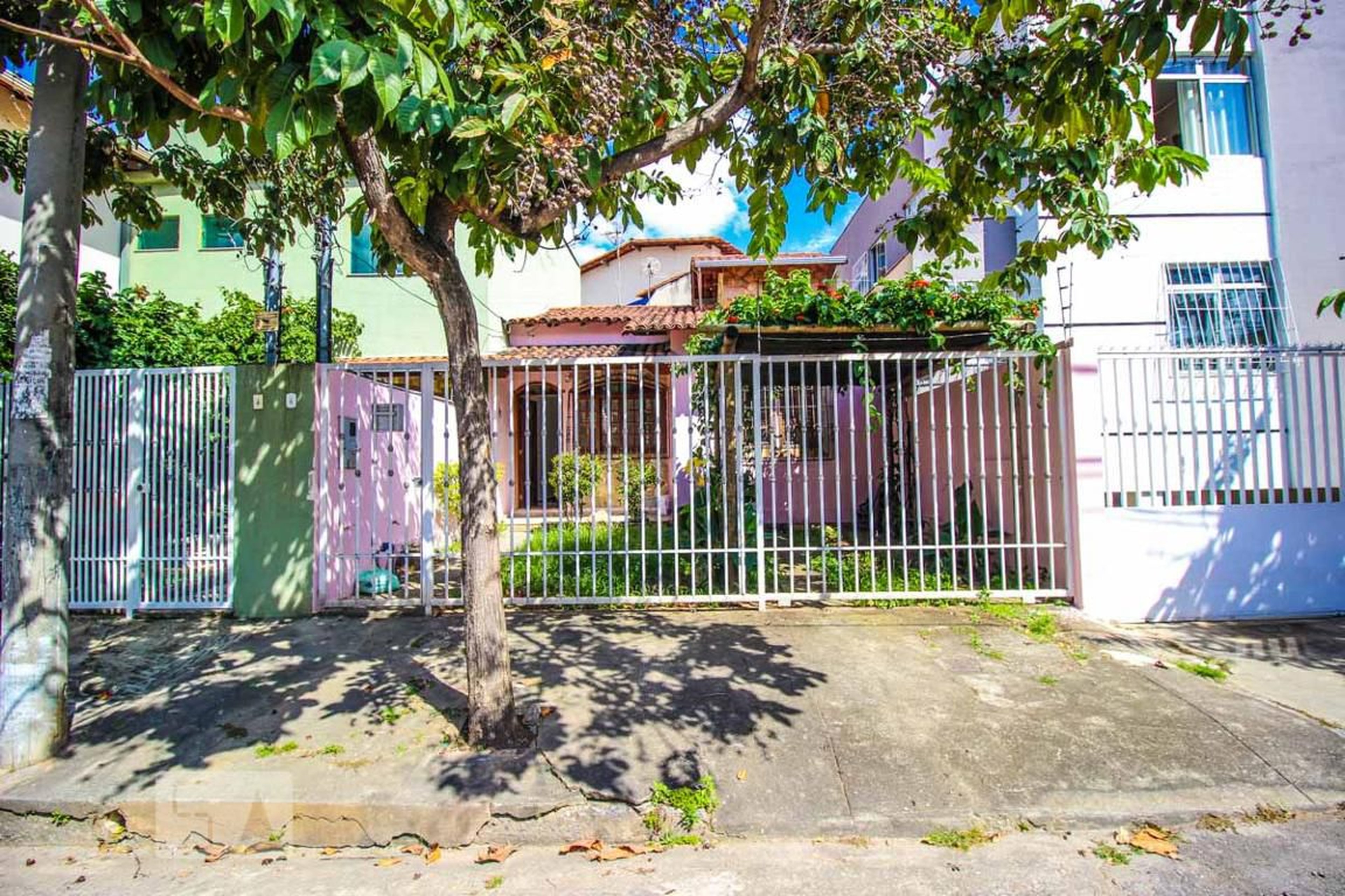 Fachada Condomínio em Rua Dona Celuta Monteiro, 148