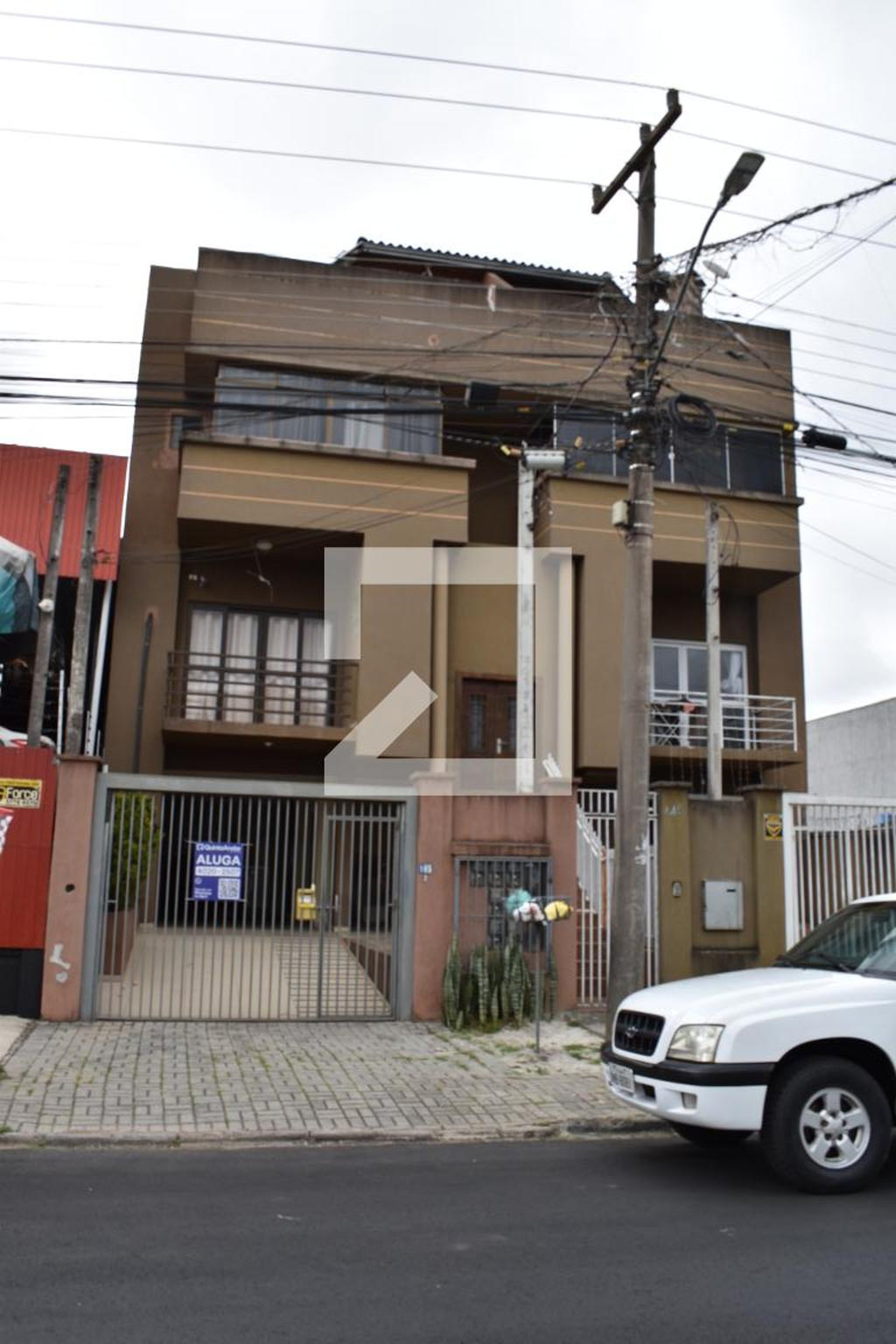 Fachada do condomínio Condomínio em Rua Aristides Borsato, 145