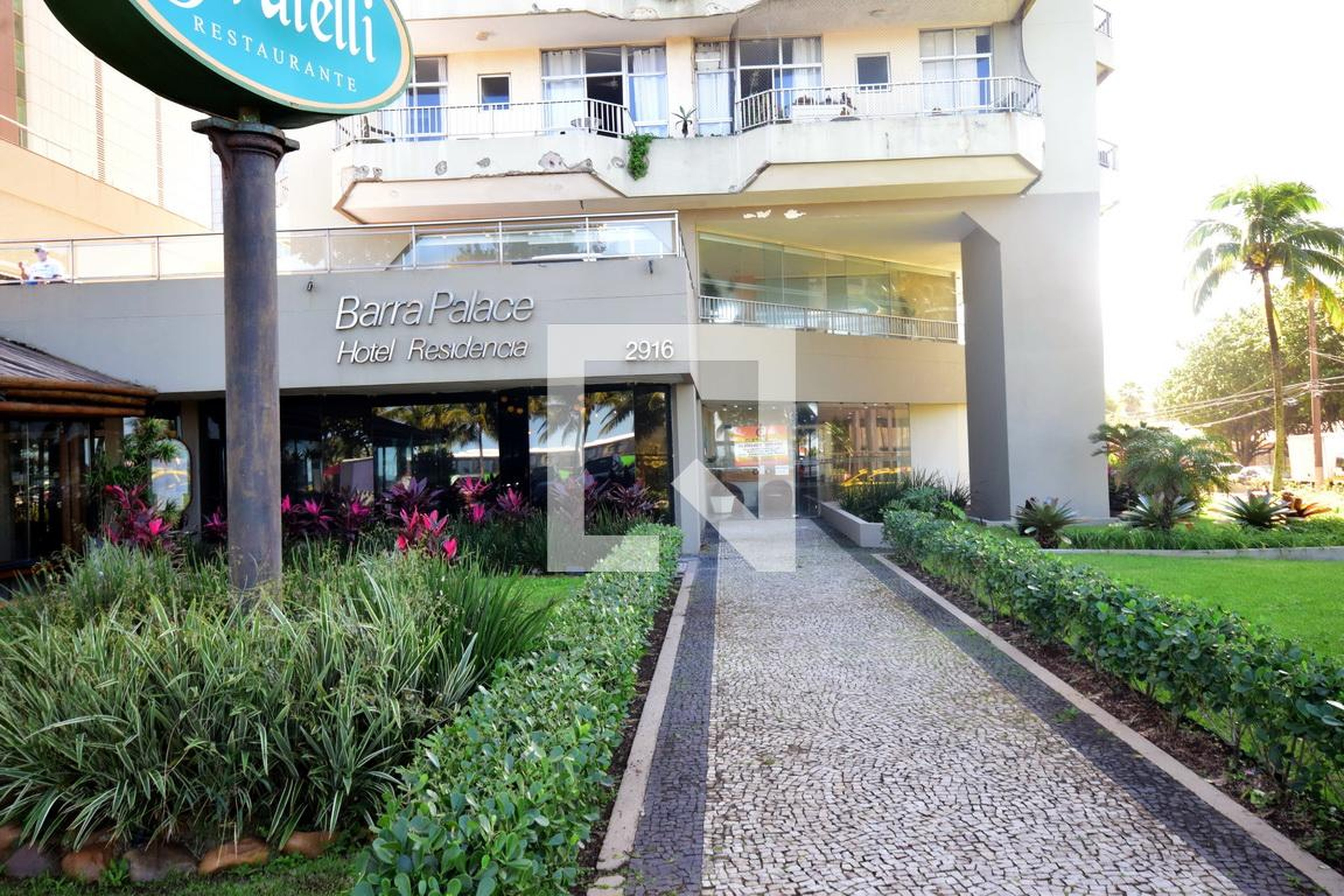 Fachada do Prédio Condomínio Barra Palace