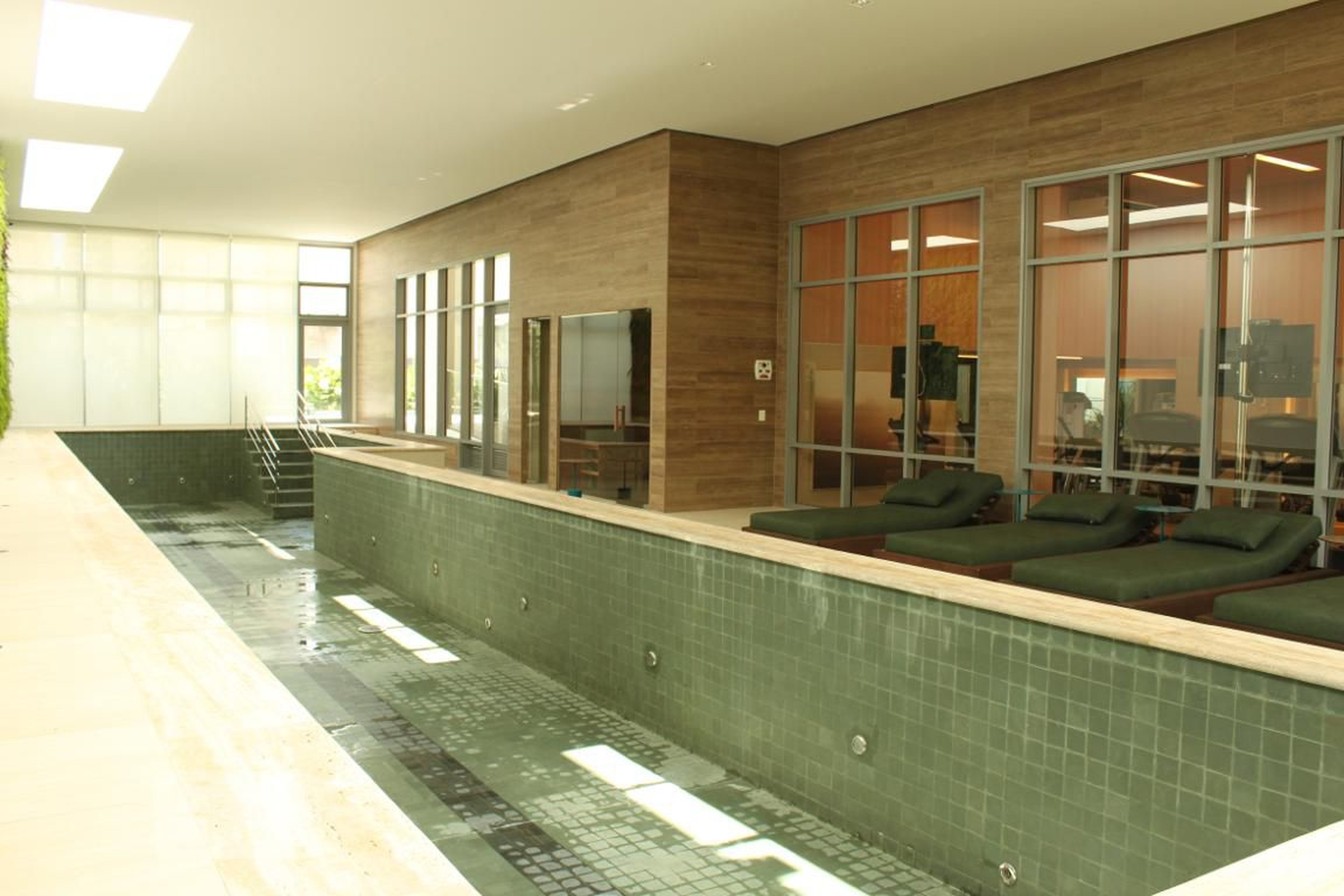 Piscina Coberta - H300