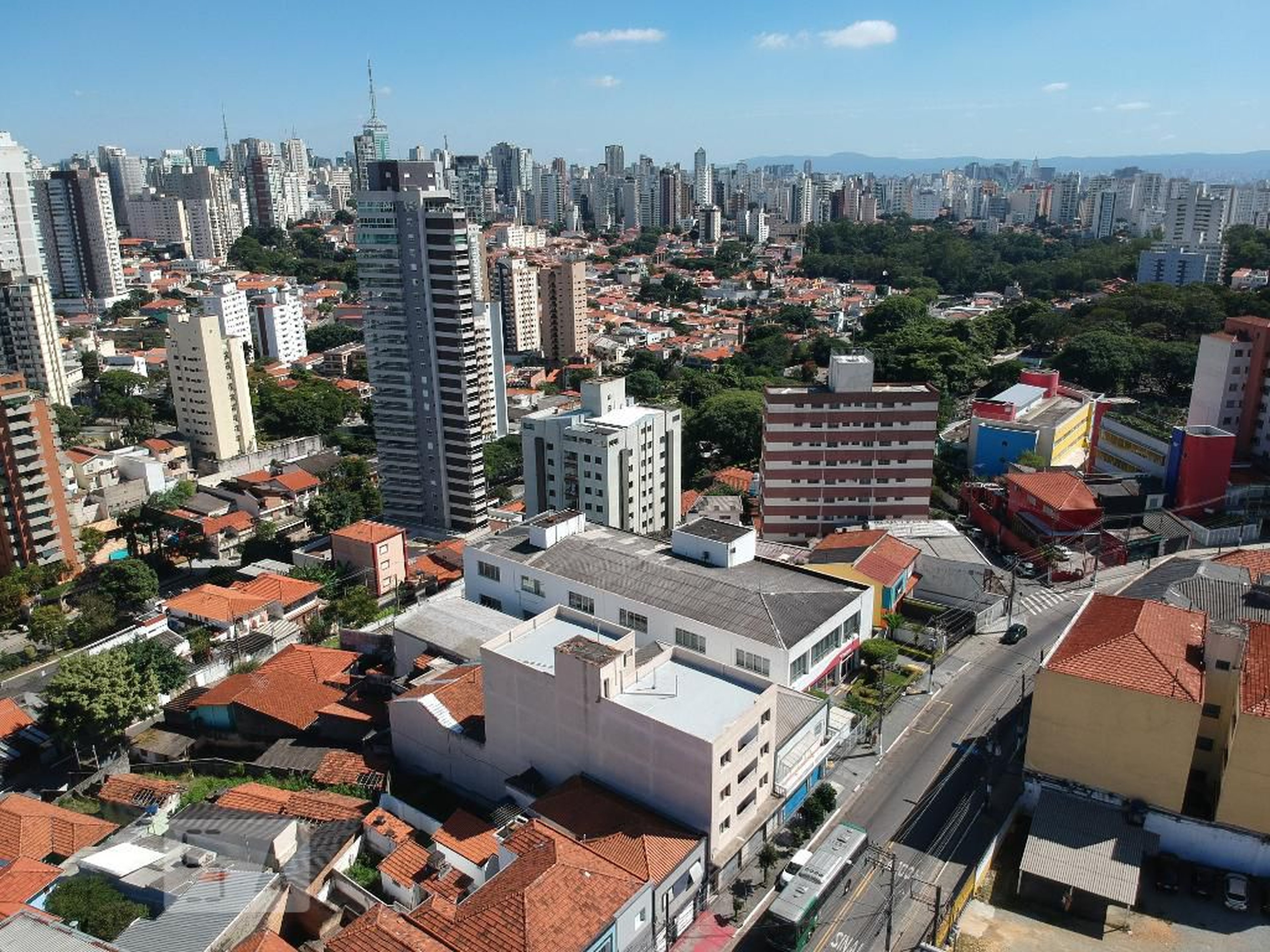 Fachada Condomínio em Avenida Lins de Vasconcelos, 2392