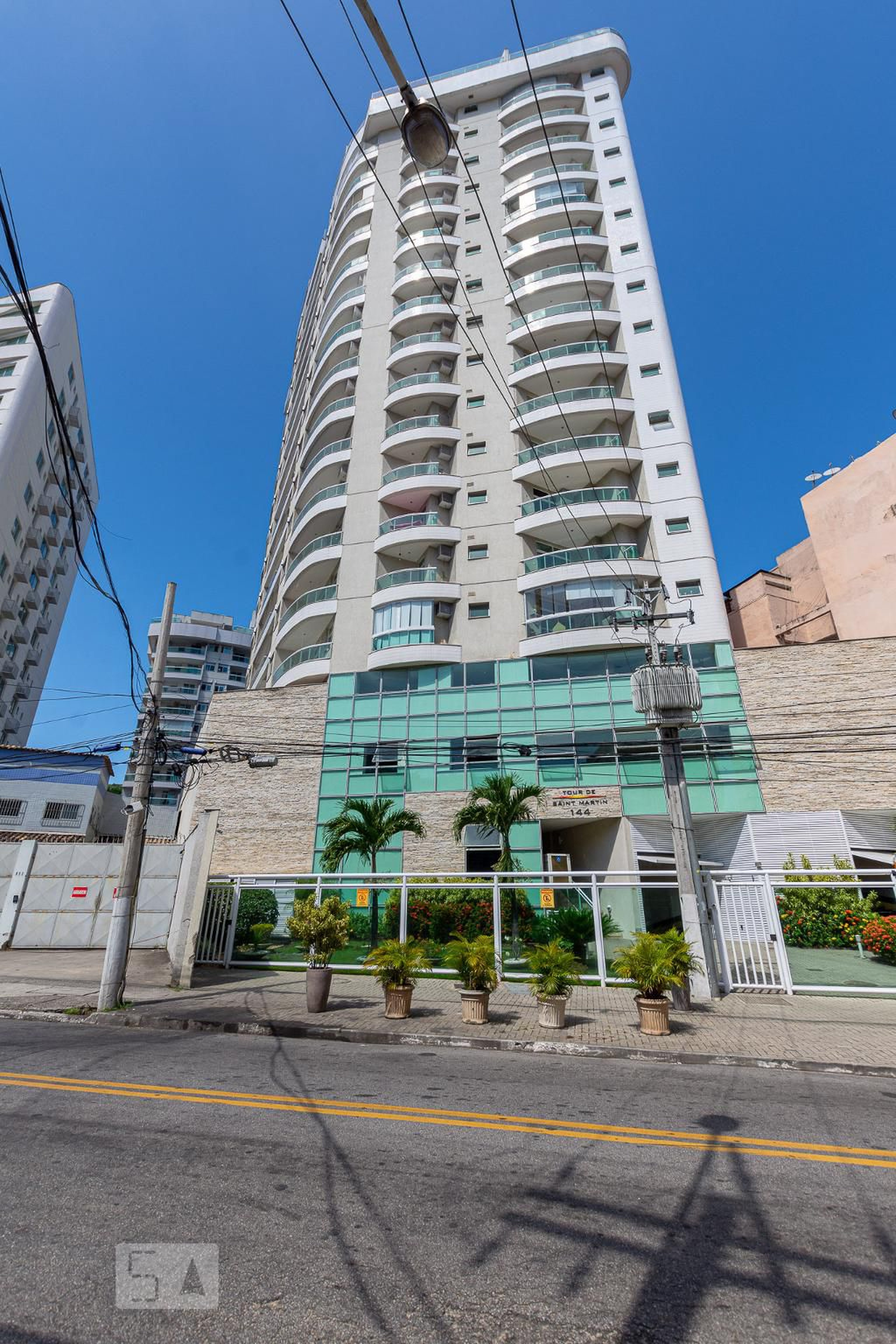 Fachada do Condomínio Condomínio Tour de Saint Martin