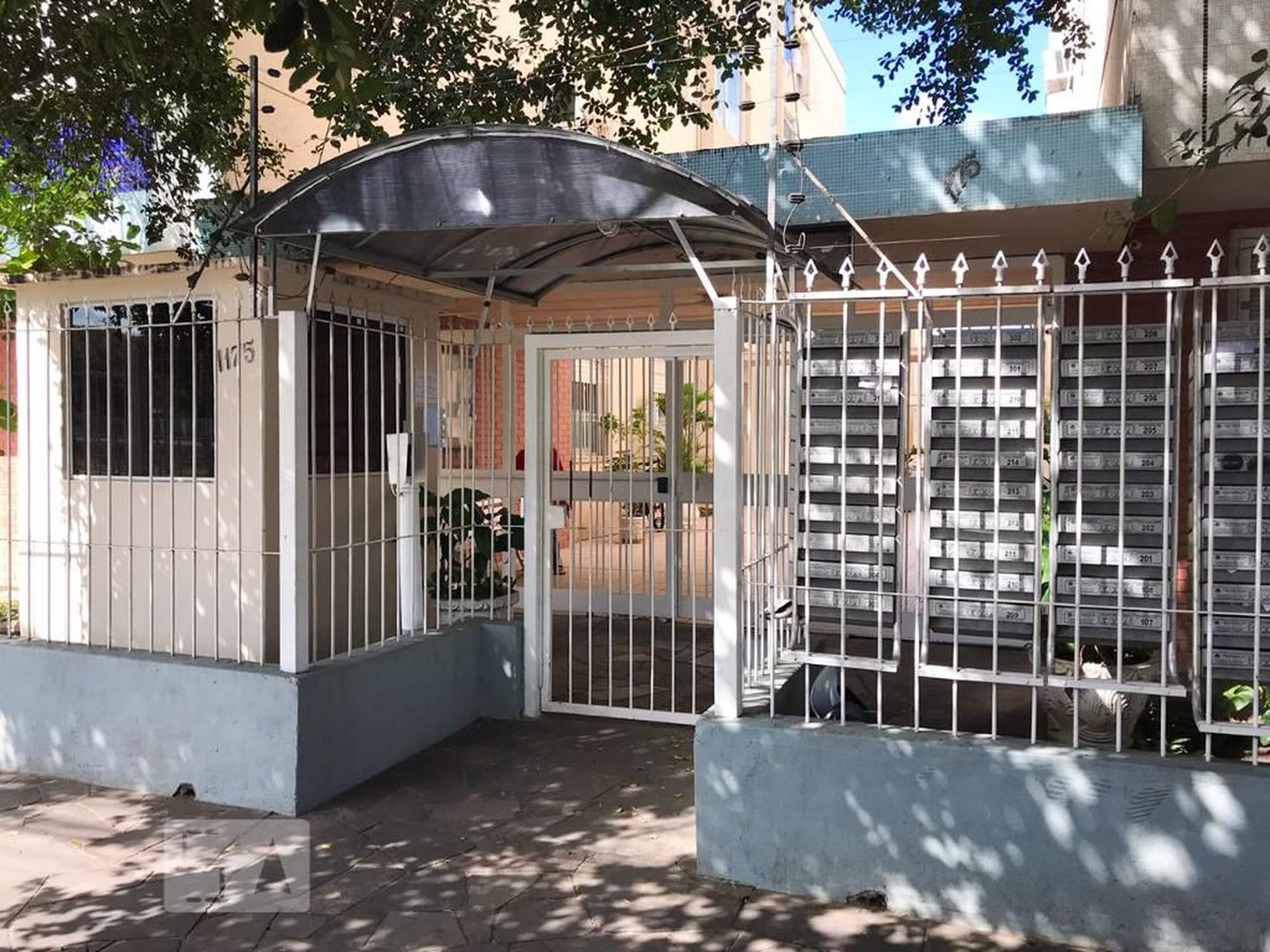 Entrada do prédio - Parque Ipiranga