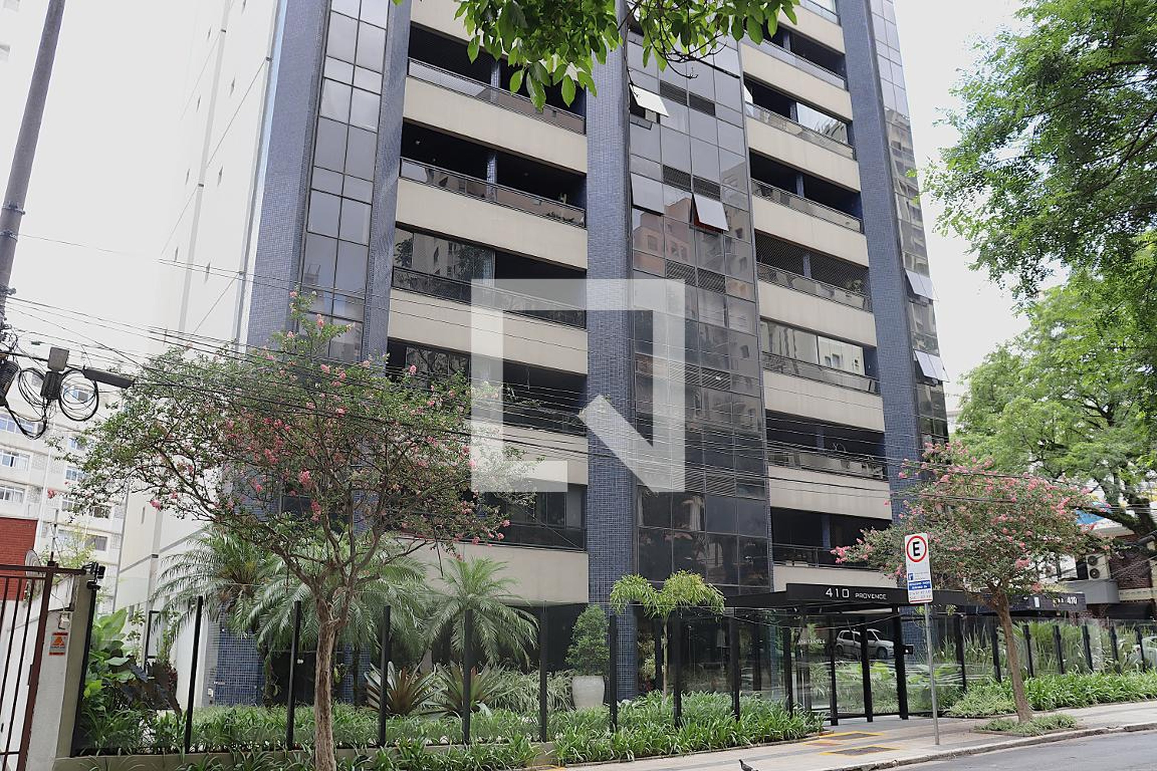 Fachada Edifício Provence Appartaments