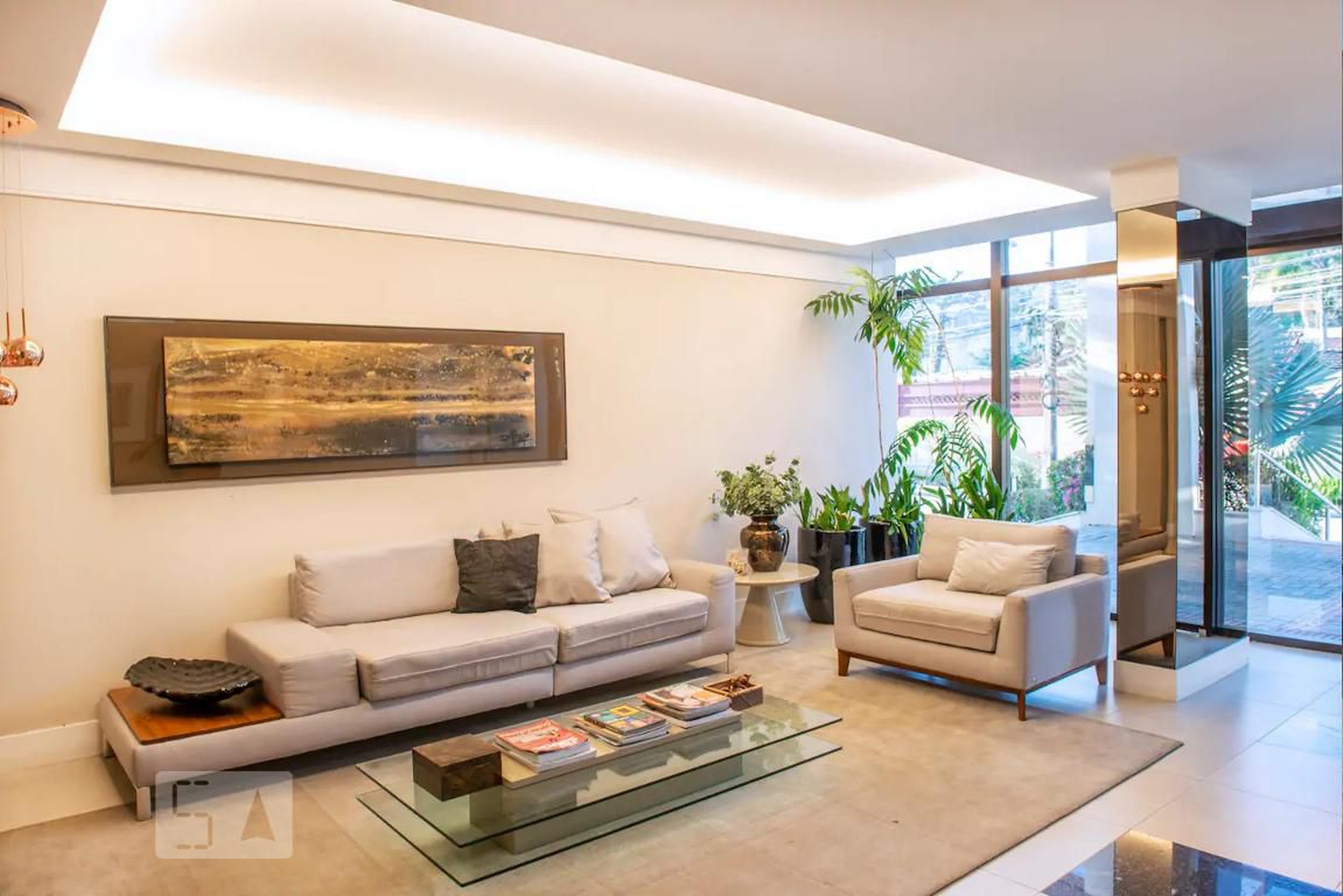 Hall de Entrada - Plaza Saint Tropez