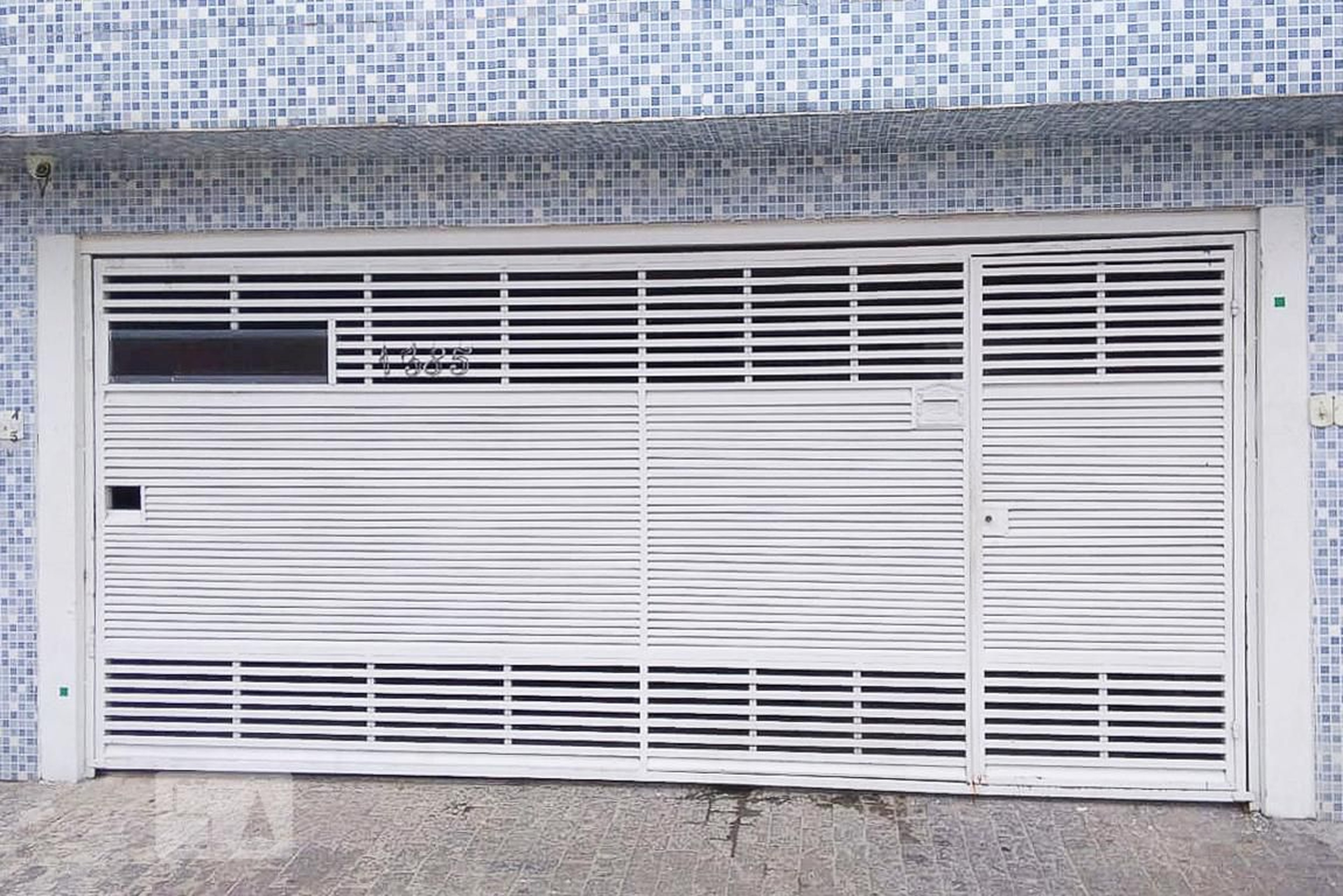 Fachada Condomínio em Rua Engenheiro Guilherme Cristiano Frender, 1385