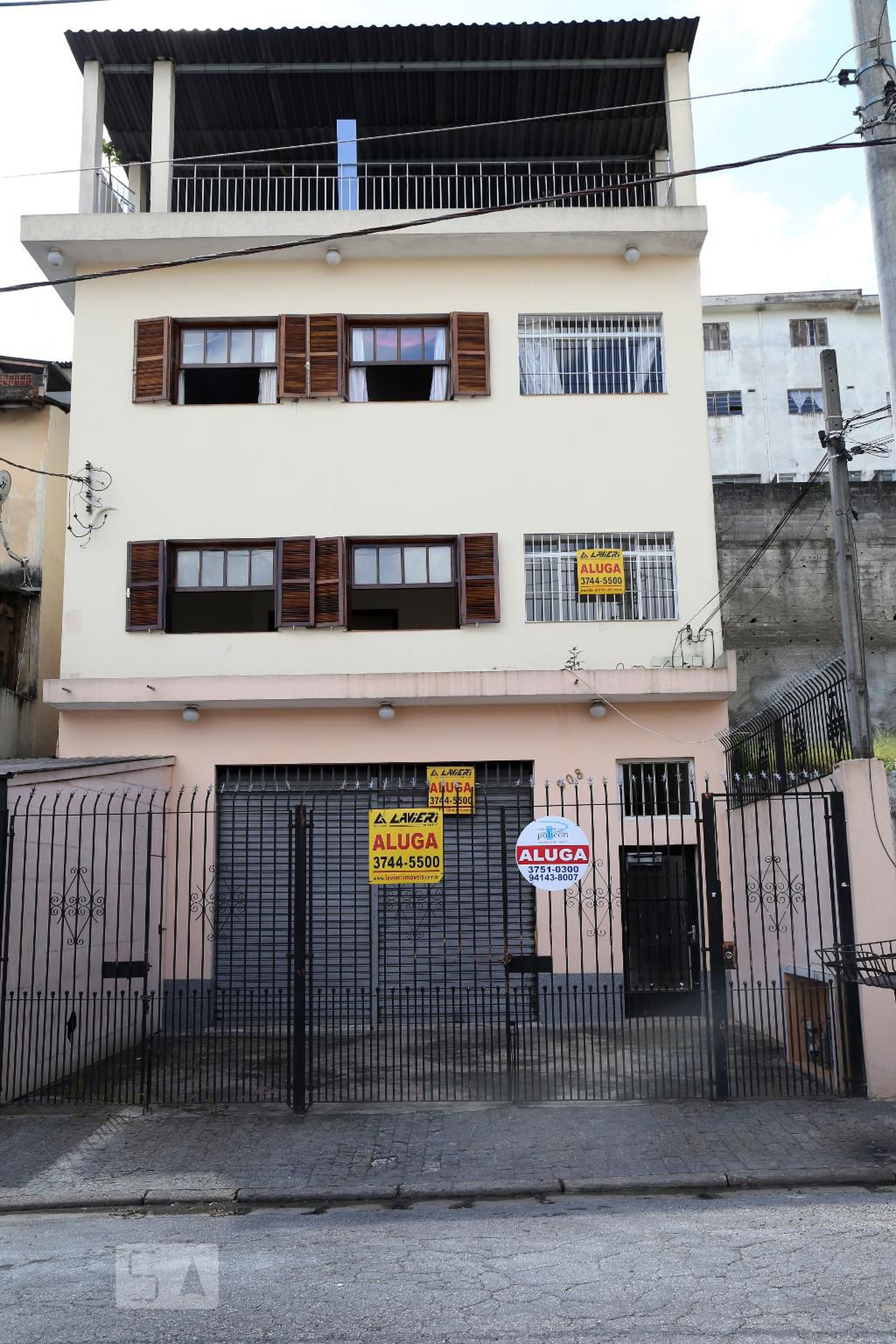 Fachada do Prédio Condomínio em Rua Maria Mari, 208