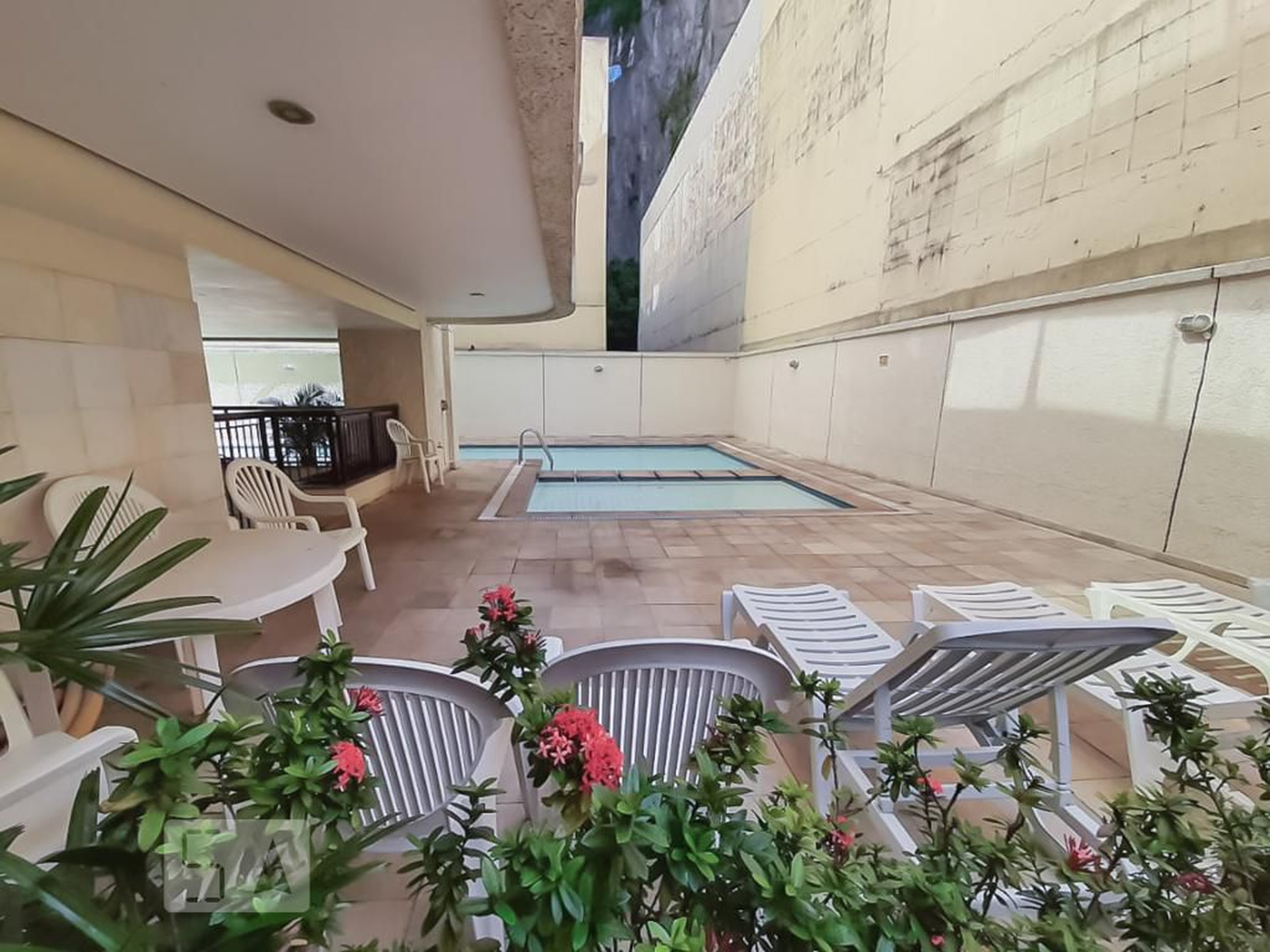 Piscina - Edifício San Marino