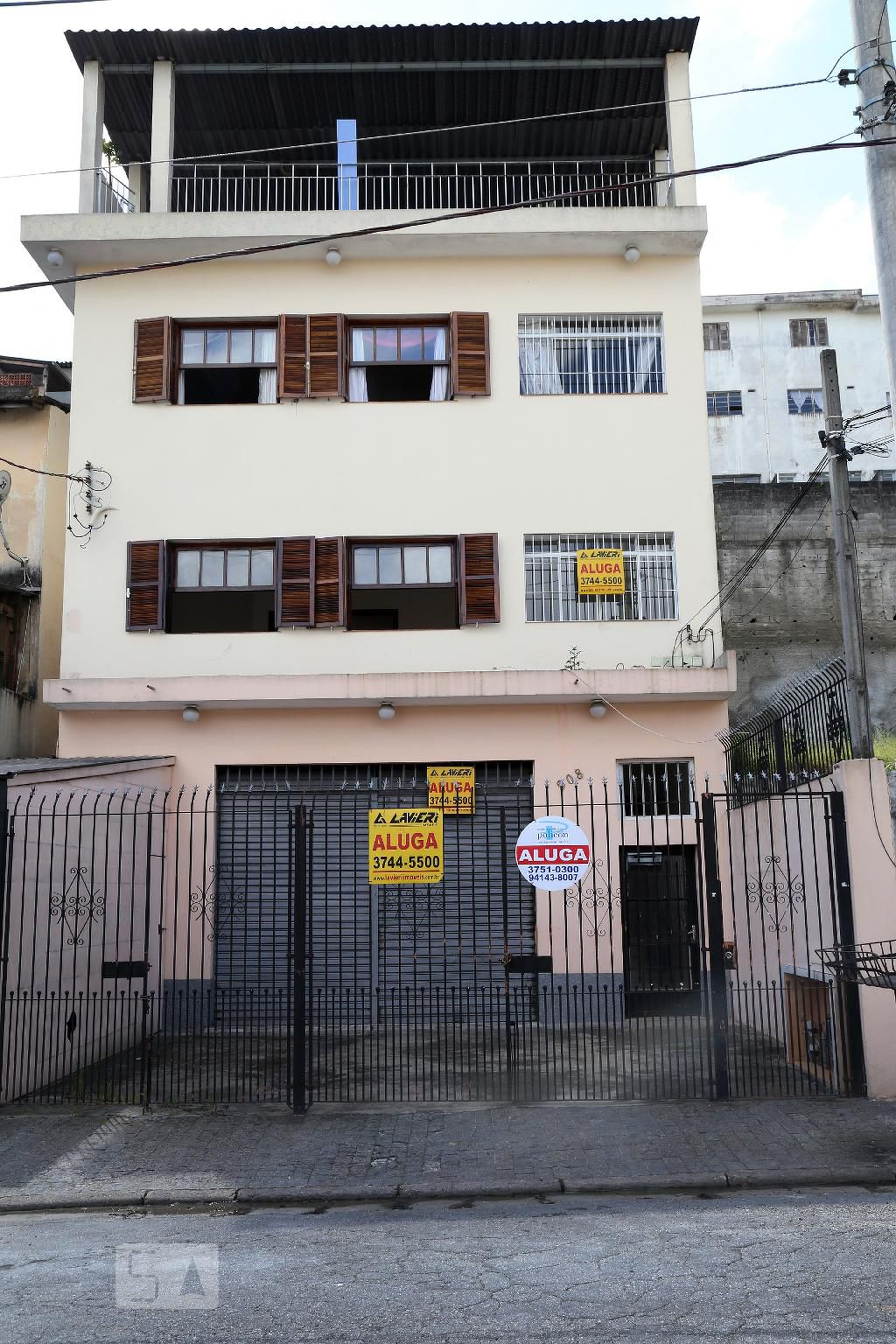 Fachada Condomínio em Rua Maria Mari, 208