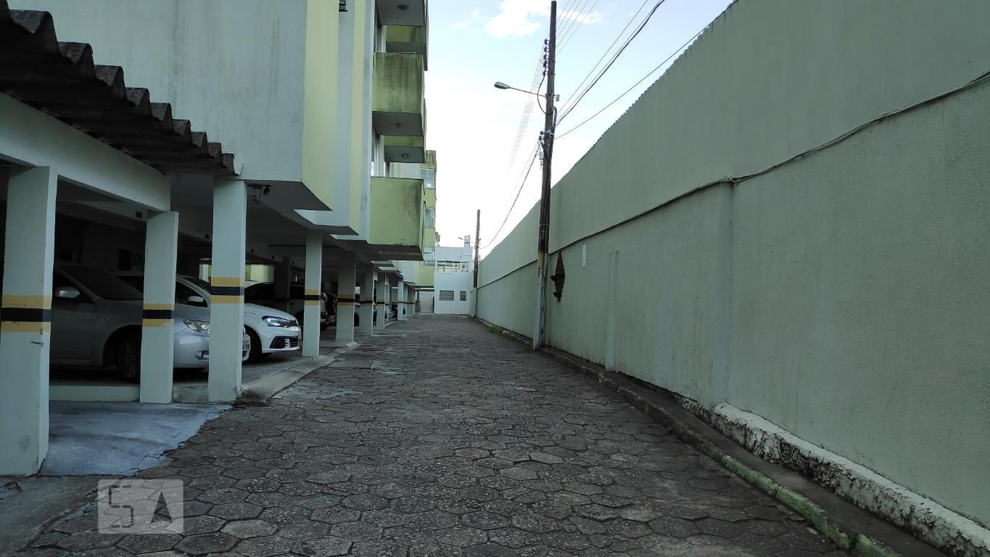 Condomínio - Conj. Resid.  Excelsior II