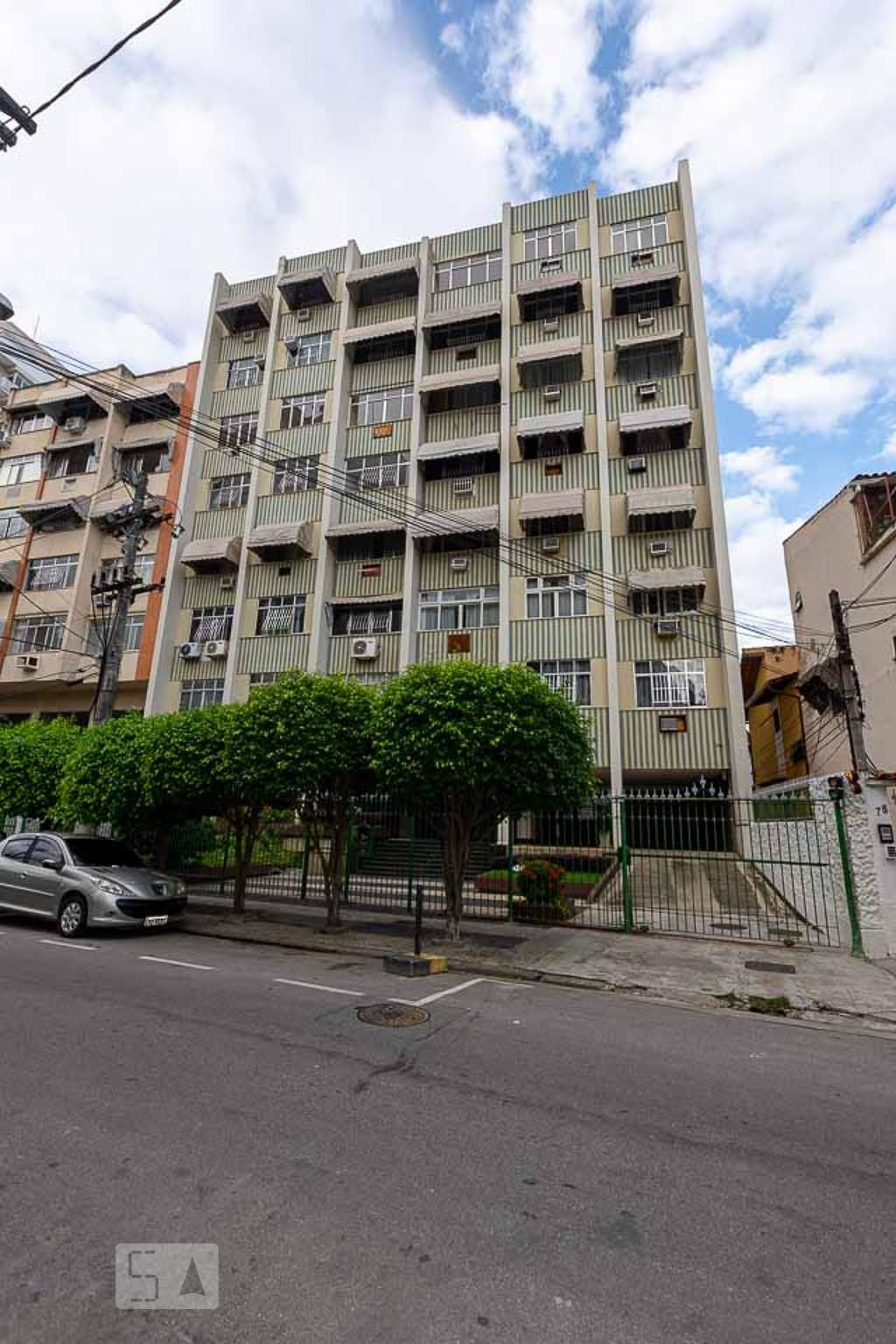 Fachada do Condomínio Condomínio Carmina Lopes