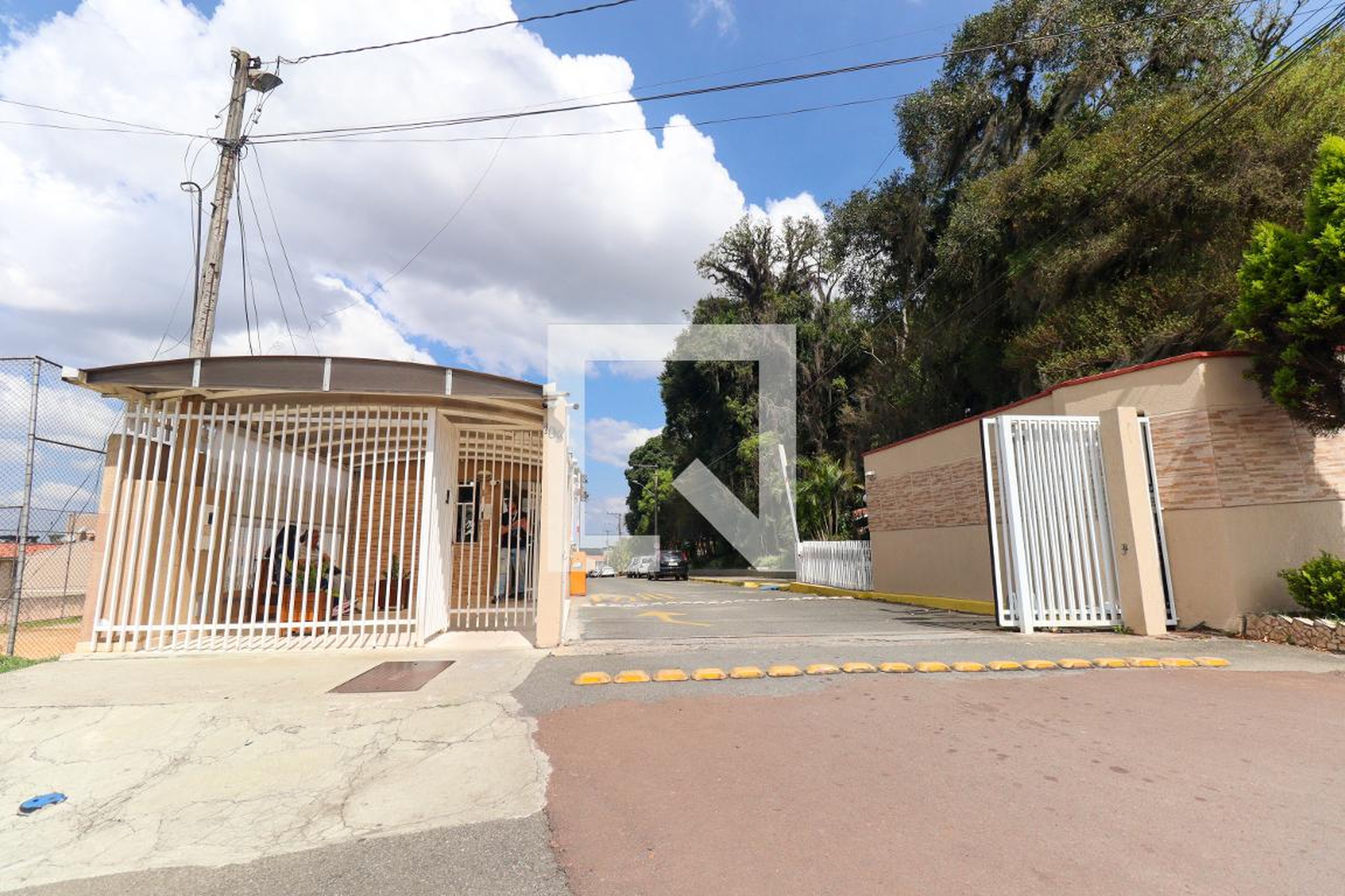 Fachada do Condomínio Condomínio Petrópolis