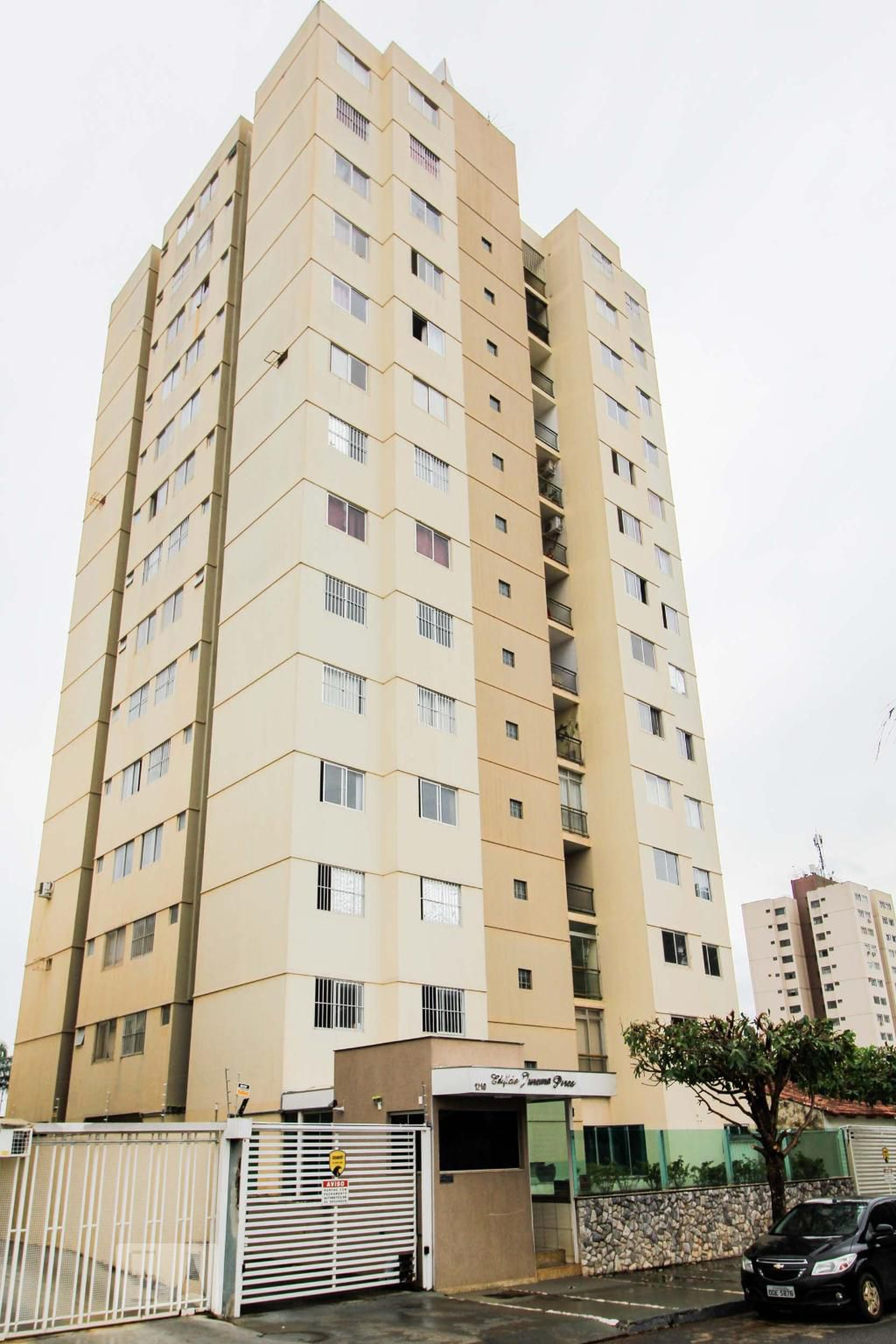 Fachada do Condomínio Edifício Jurema Pires