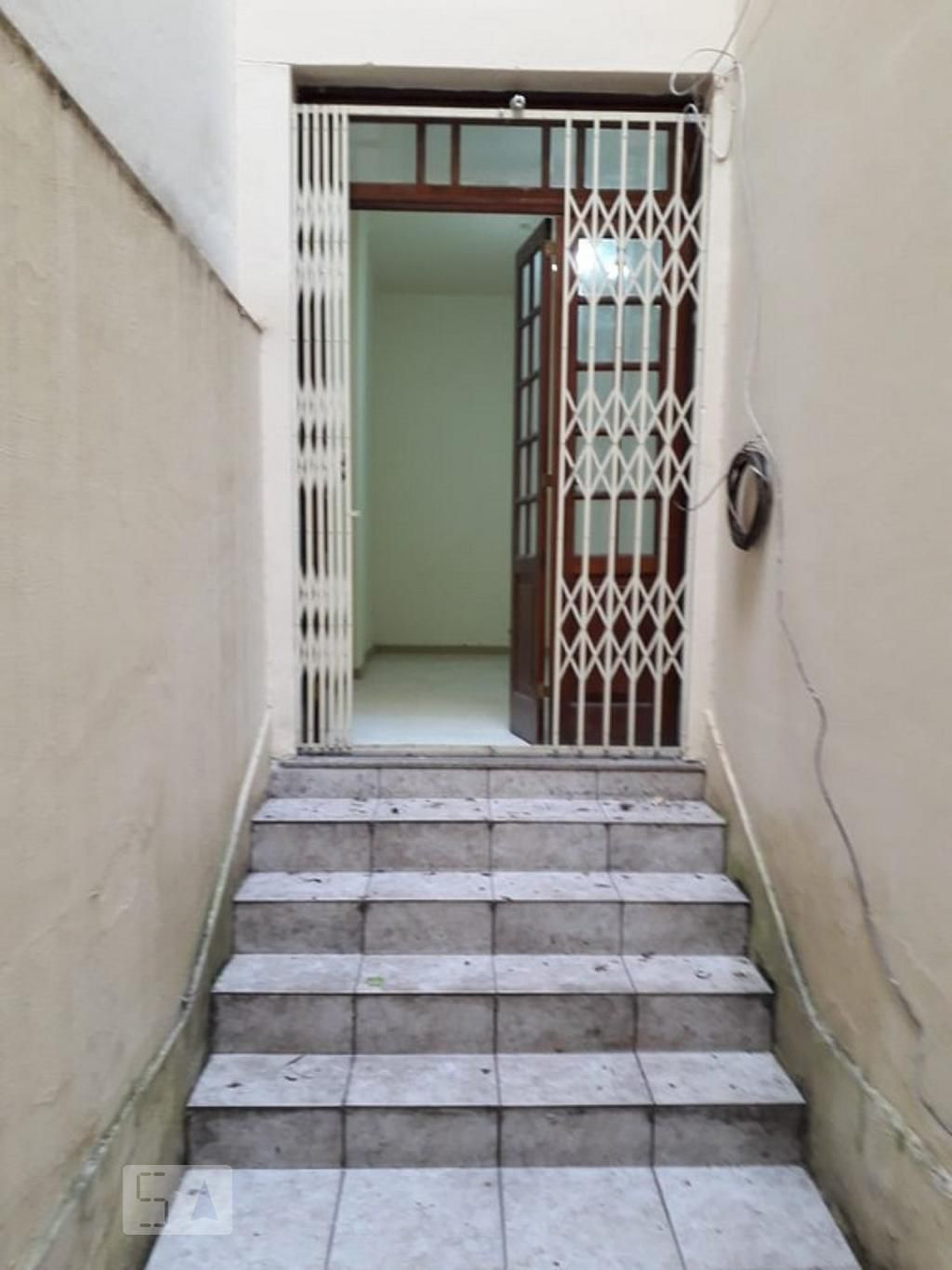 Hall de Entrada Condomínio em Rua Aristídes Lôbo, 102