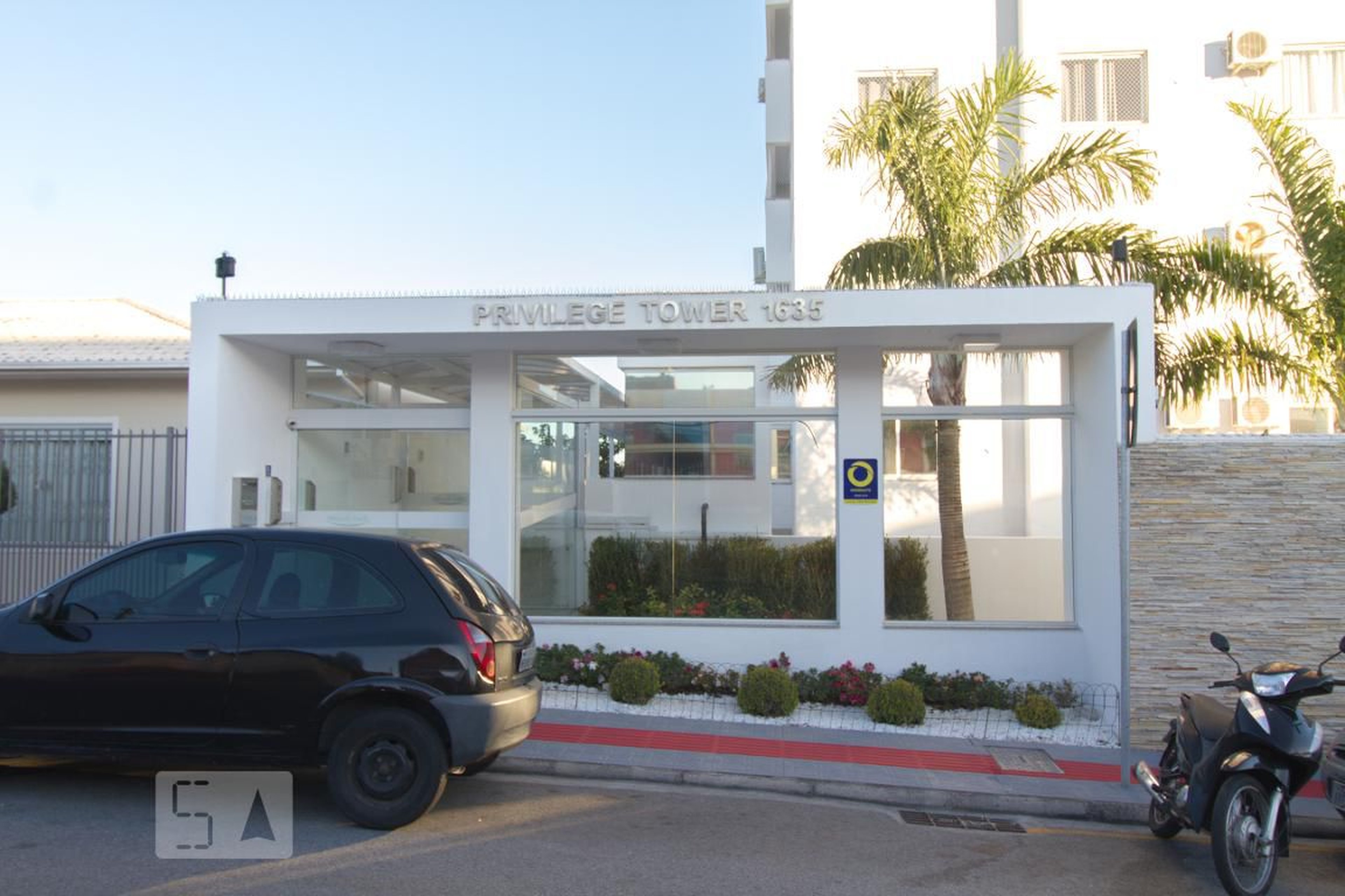 Entrada - Privilege Tower