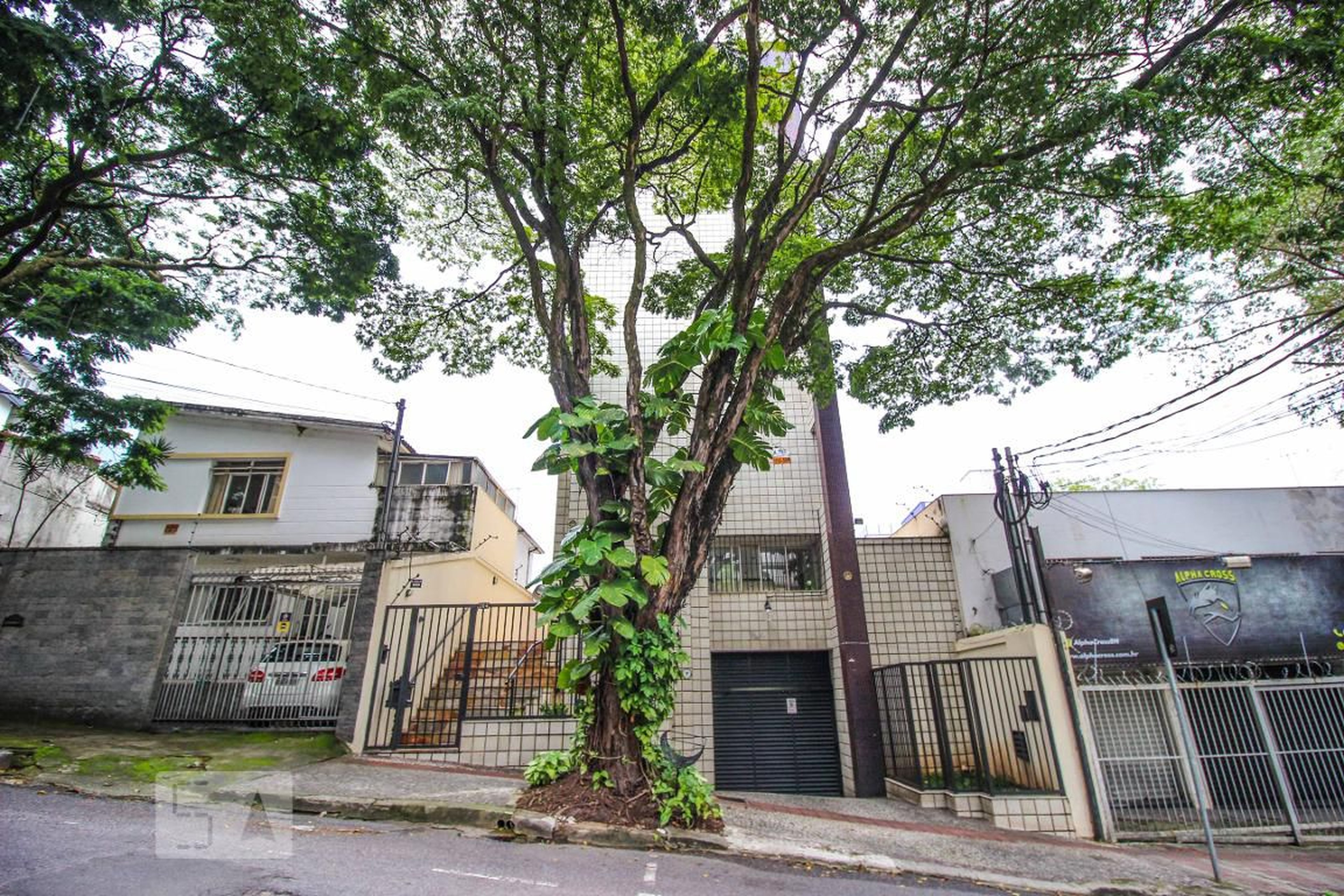 Fachada Condomínio em Rua Pirapetinga, 204