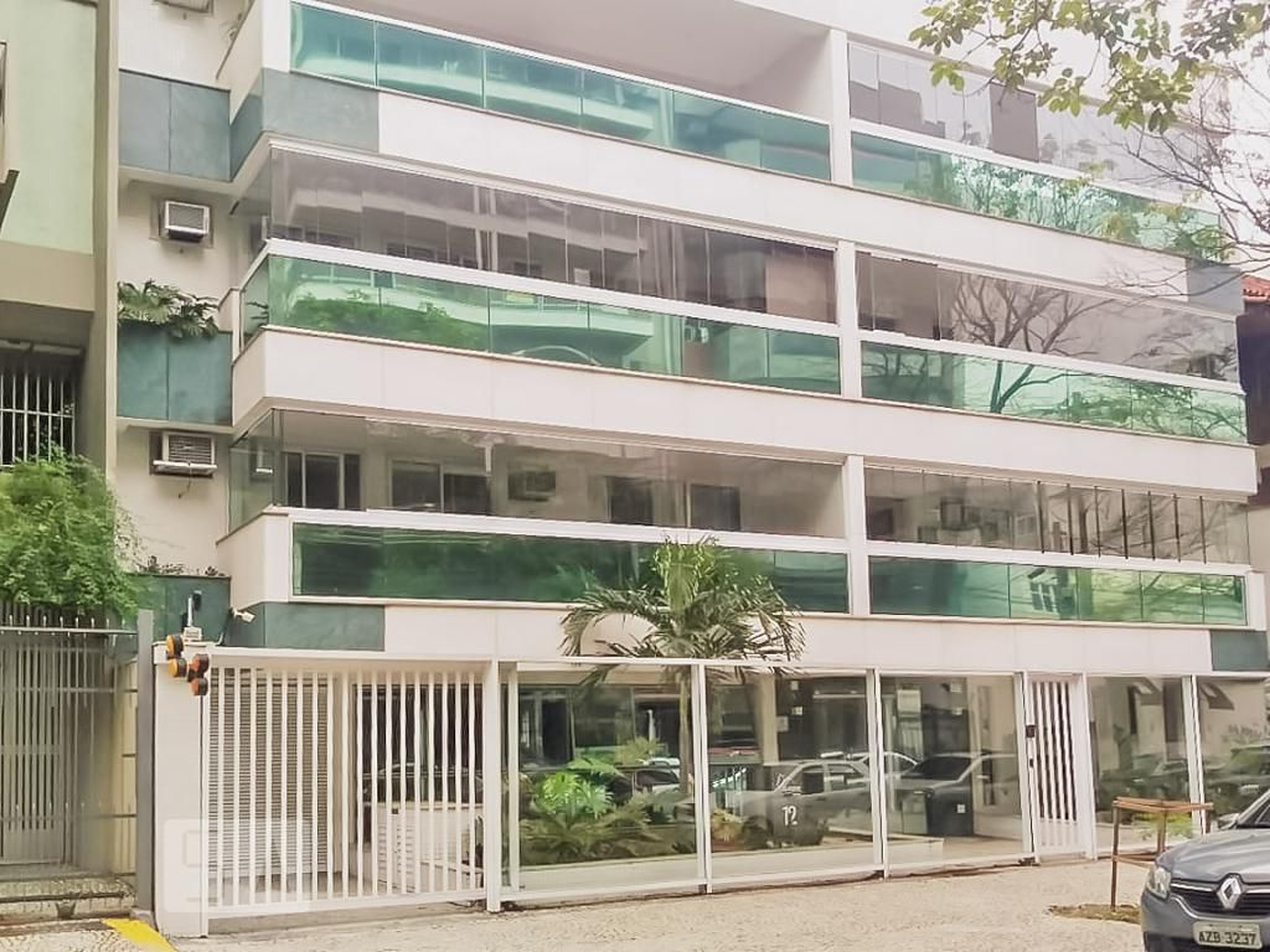 Fachada Condomínio em Rua Vicente de Sousa, 12