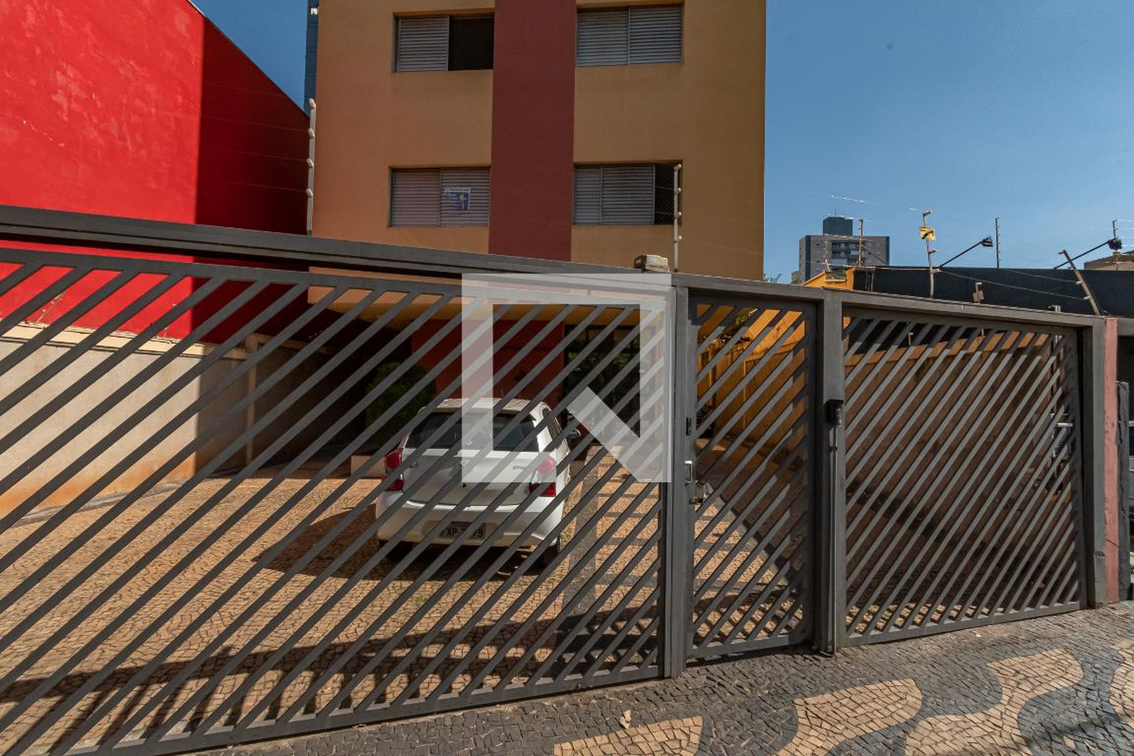 Fachada do Prédio Condomínio em Avenida Orosimbo Maia, 639