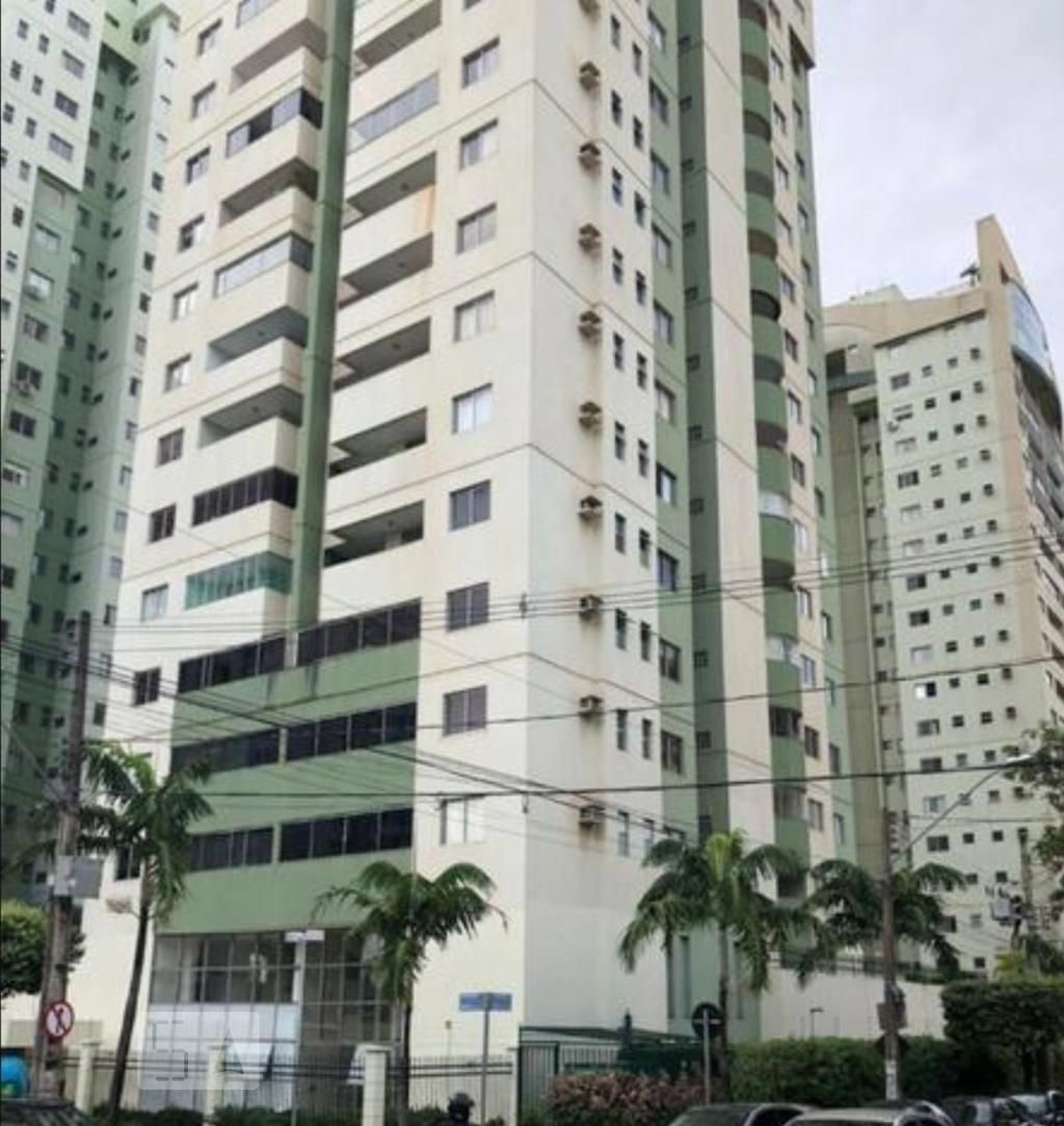 Fachada Condomínio em Rua 59, 59